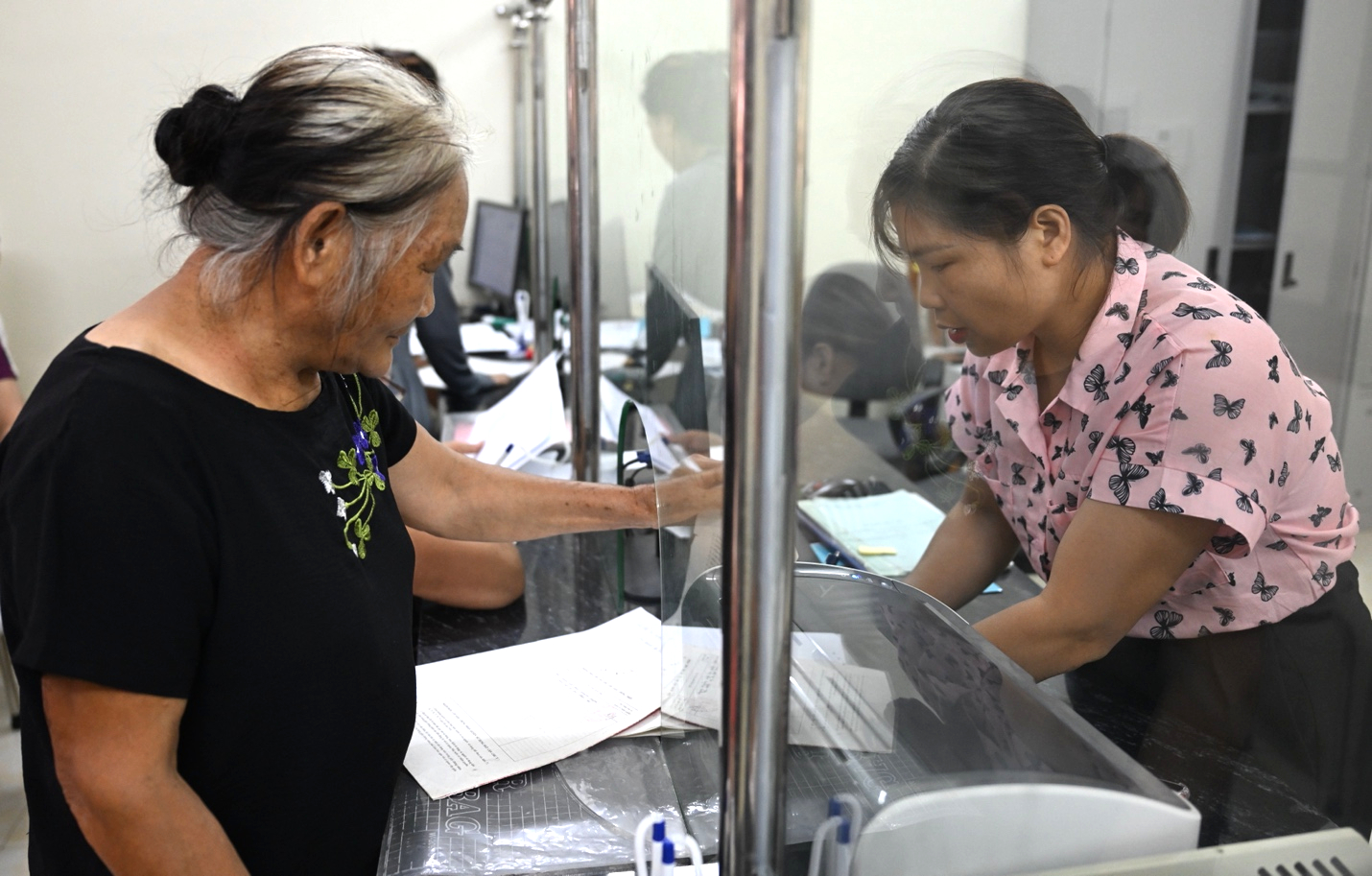 Chính quyền địa phương hai cấp: Gỡ nút thắt để vận hành thông suốt- Ảnh 3. Chính quyền địa phương hai cấp: Gỡ nút thắt để vận hành thông suốt- Ảnh 3.