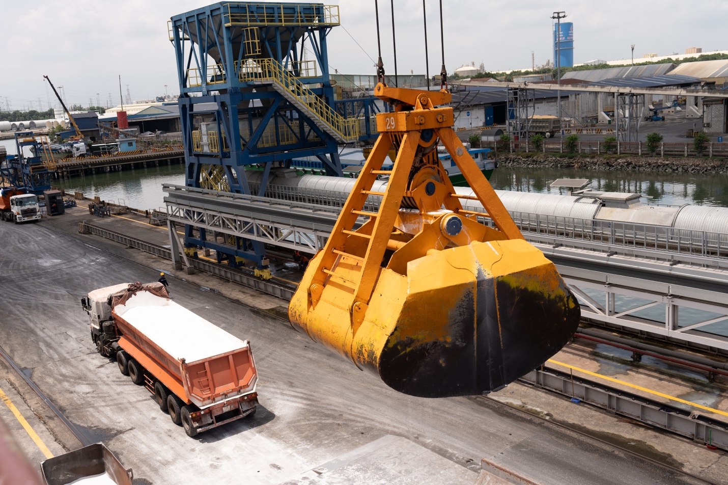 PVFCCo - Phú Mỹ đẩy mạnh xuất nhập khẩu phân bón, mở rộng thị trường, đa dạng nguồn cung- Ảnh 1.