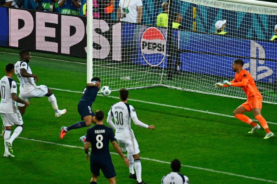 Thắng ngược Tottenham, PSG vô địch Siêu cúp châu Âu 2025- Ảnh 2.