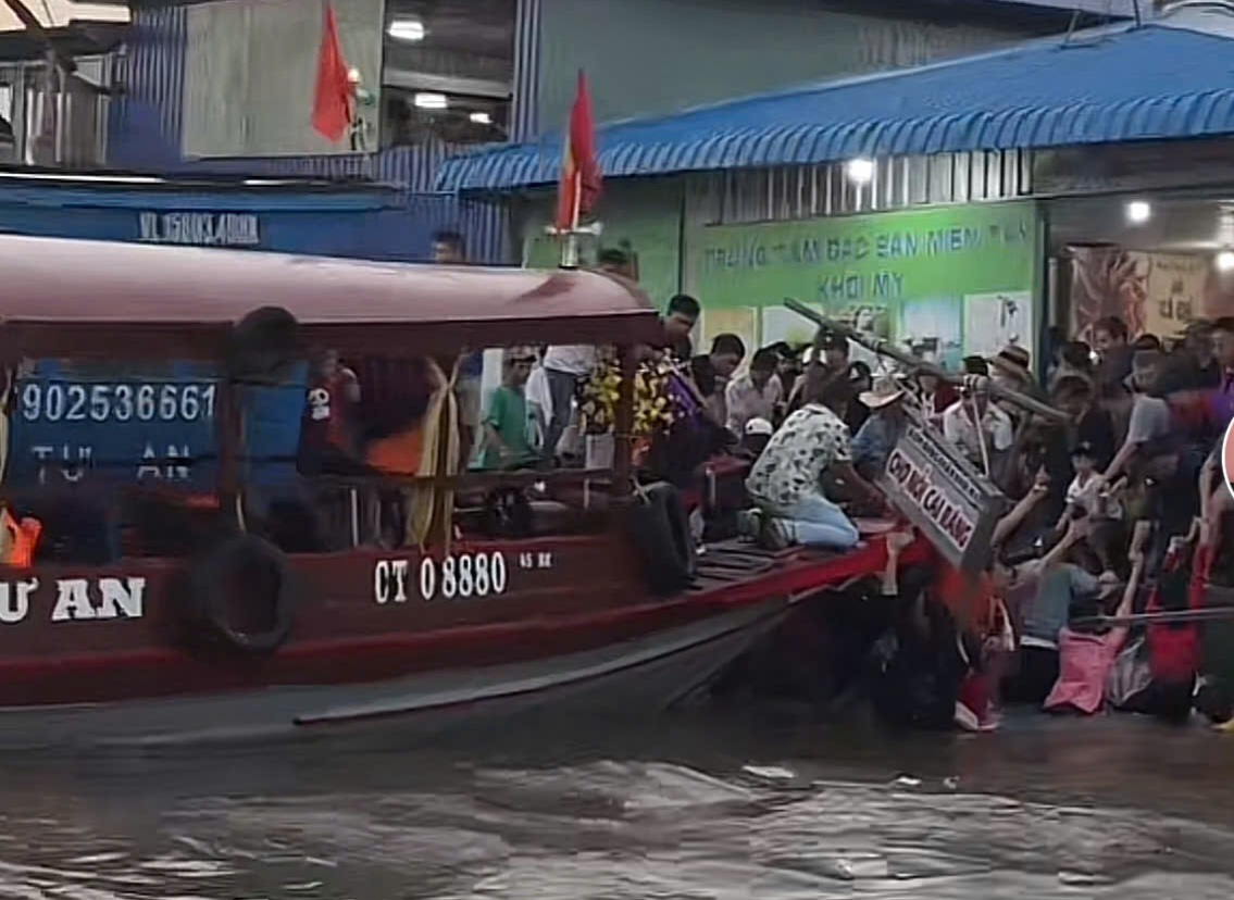 Cần Thơ đề xuất tạm dừng các cơ sở kinh doanh không đủ điều kiện trên chợ nổi Cái Răng- Ảnh 1.