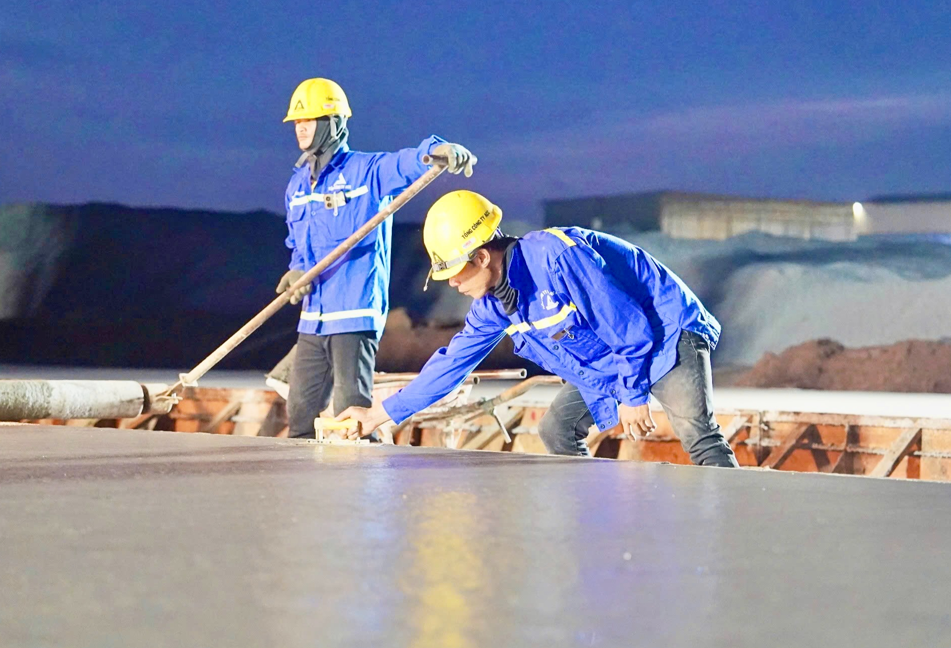 Trắng đêm đua tiến độ ở đại công trường tỷ đô sân bay Long Thành- Ảnh 16.