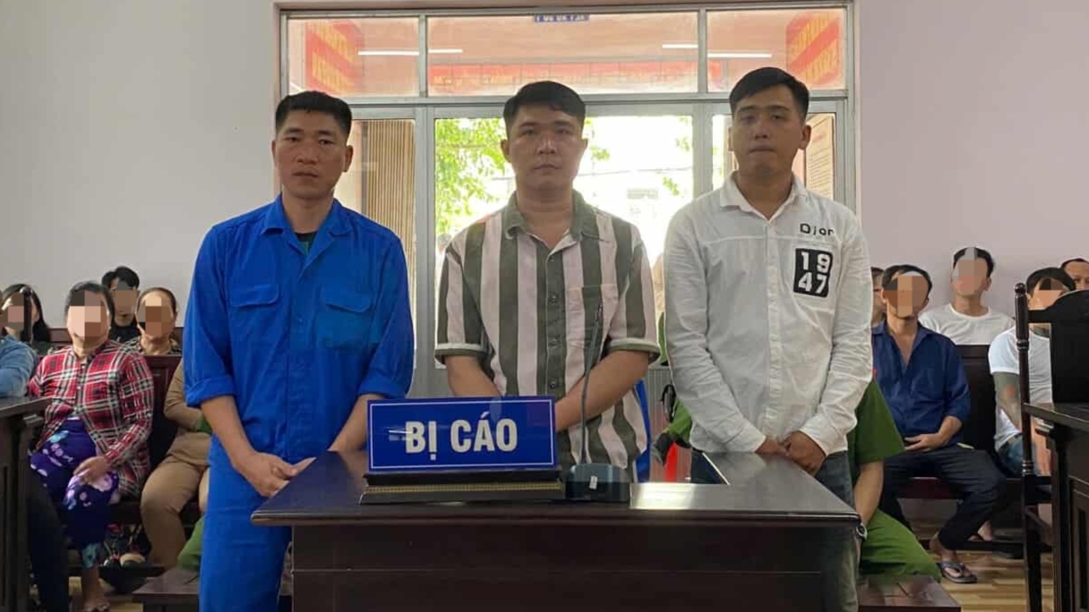 Dùng dao tự chế giải quyết mâu thuẫn, nhóm đối tượng ở Cà Mau lĩnh án tù- Ảnh 1.