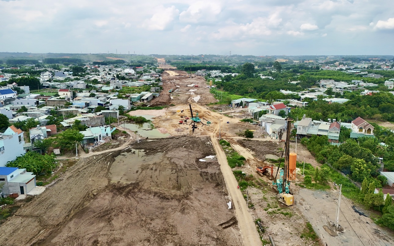 Phó Thủ tướng Hồ Đức Phớc: Không còn vướng mắc, tăng tốc thi công cao tốc qua Đồng Nai- Ảnh 7.