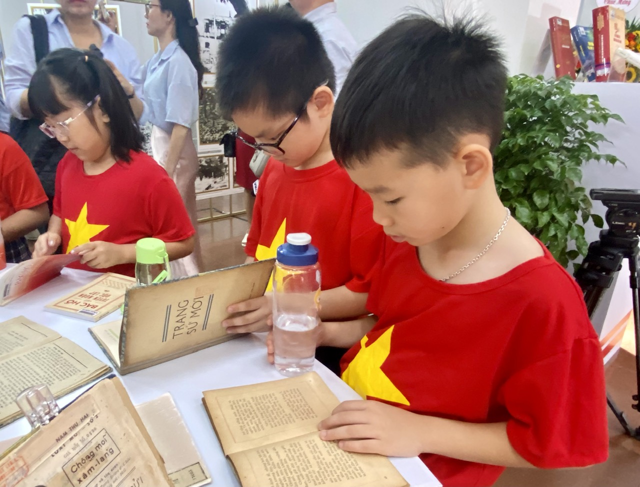 Nơi gặp gỡ quá khứ - hiện tại từ Triển lãm “Mùa thu độc lập và khát vọng phồn vinh"- Ảnh 10.