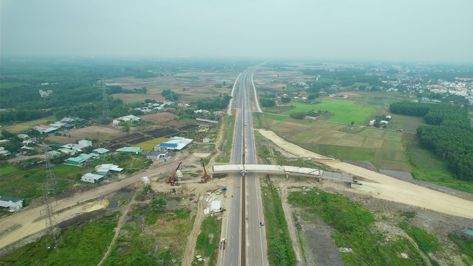 Cao tốc Bến Lức - Long Thành tăng tốc thi công, sẵn sàng kết nối với sân bay Long Thành- Ảnh 3.