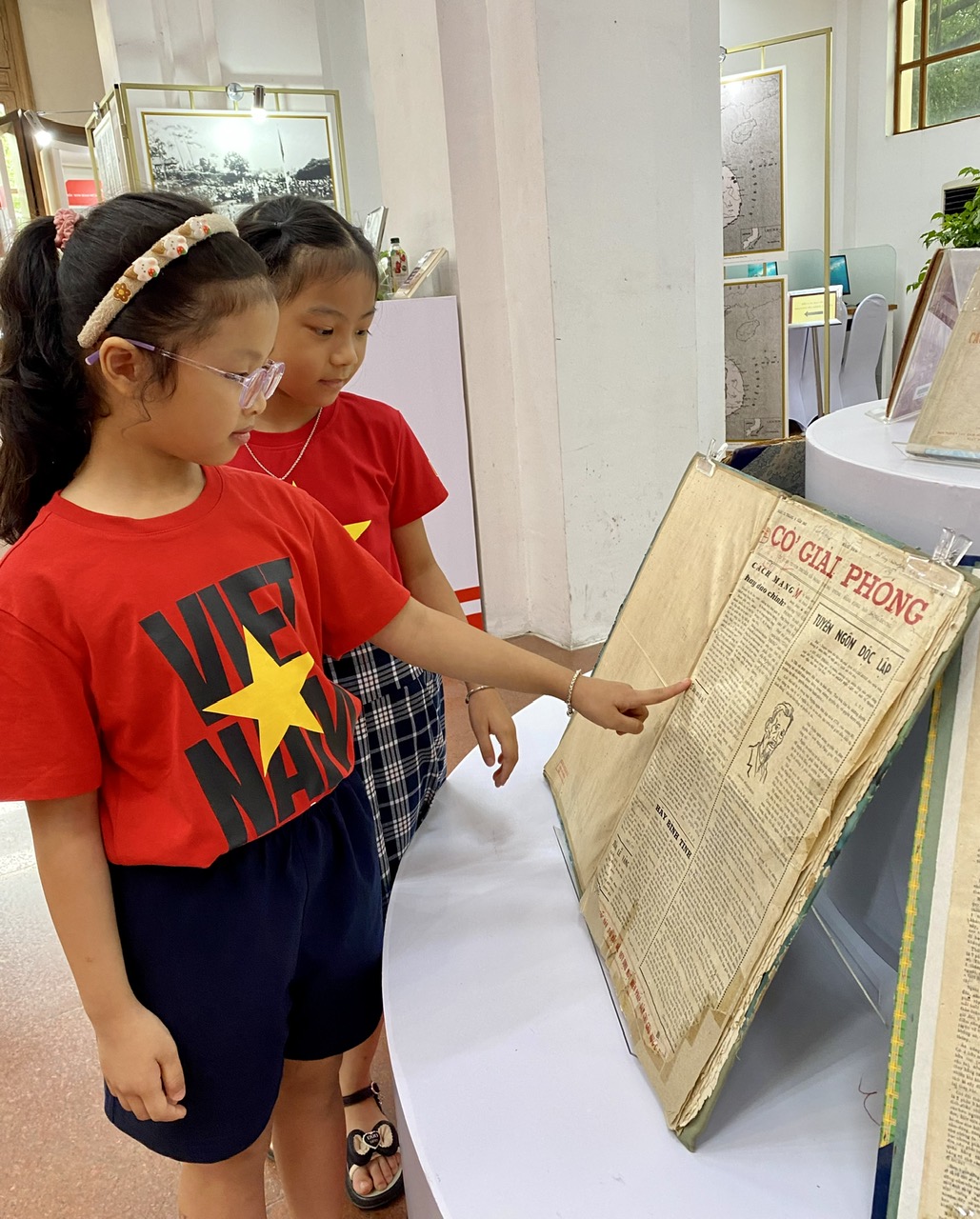 Nơi gặp gỡ quá khứ - hiện tại từ Triển lãm “Mùa thu độc lập và khát vọng phồn vinh"- Ảnh 11.