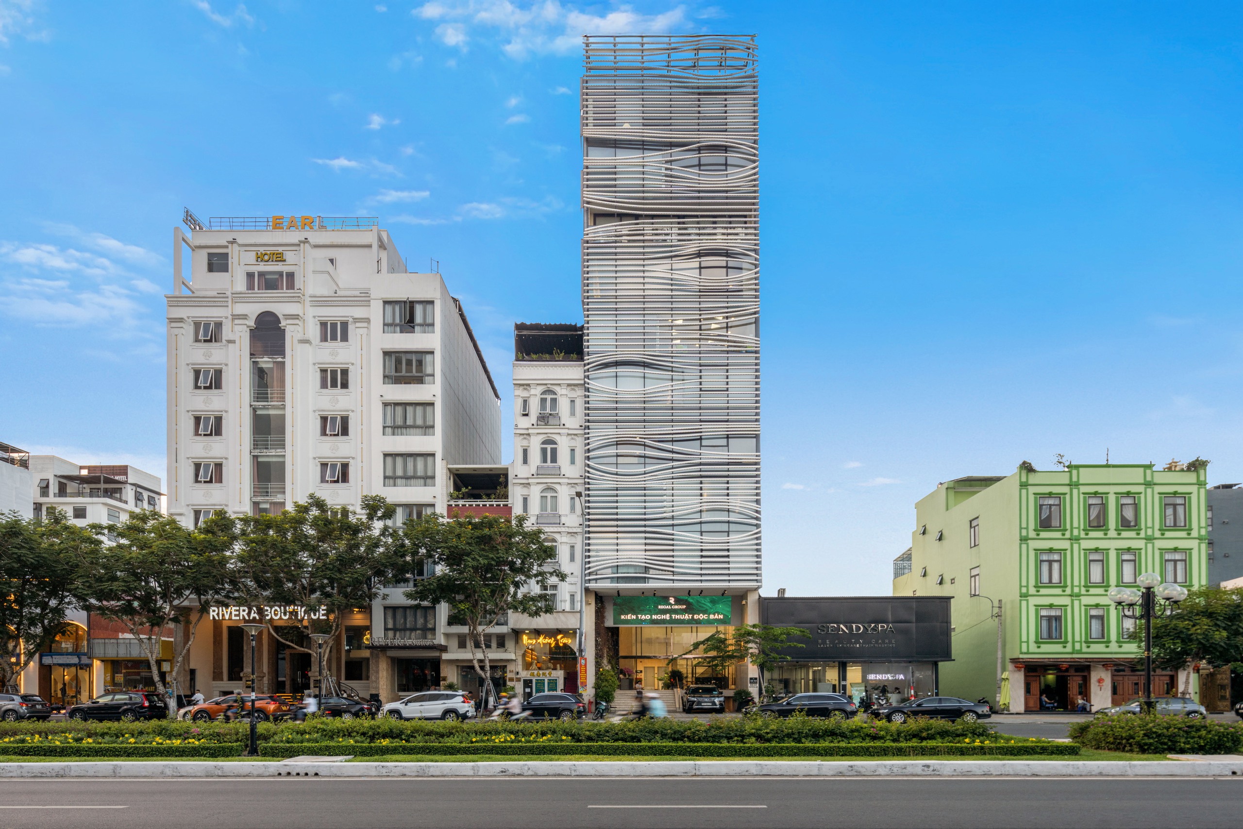 Đất Xanh Miền Trung & Regal Group: Khi thương hiệu đổi tên và mối quan hệ thực sự là gì?- Ảnh 1.