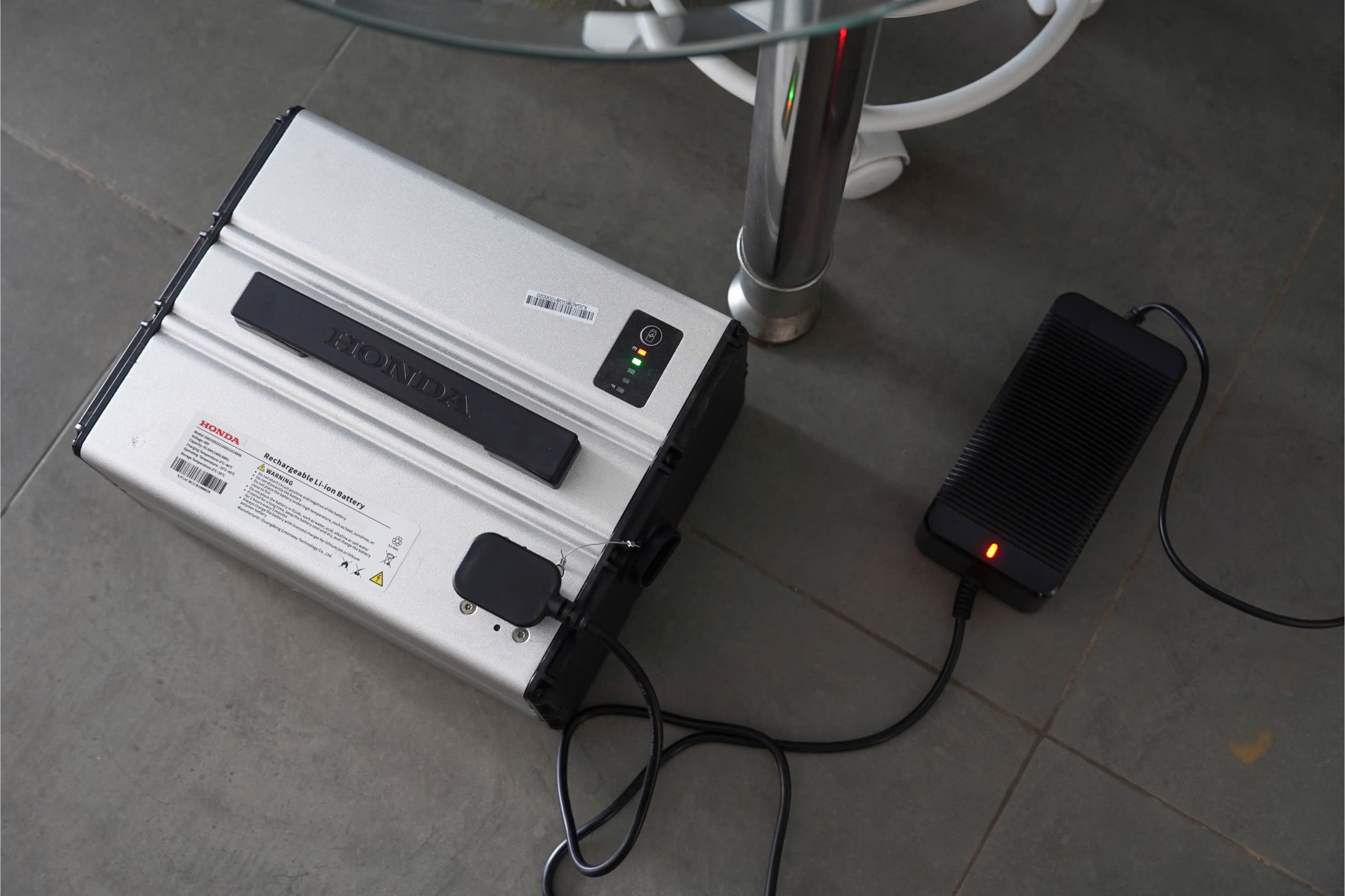Honda bổ sung hình thức mua xe kèm pin cho ICON e:- Ảnh 1.