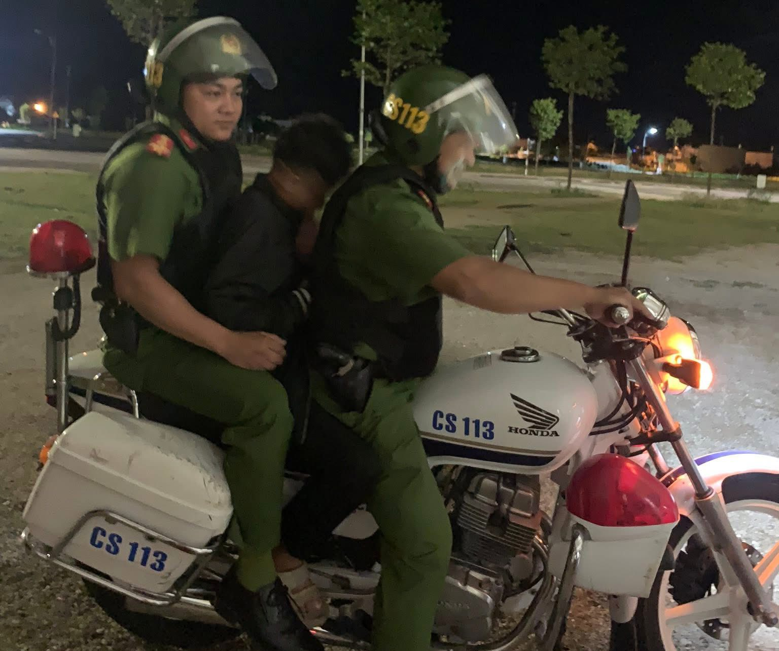 Hút thuốc lá từ người lạ mời, nam sinh 14 tuổi ngất xỉu- Ảnh 1.