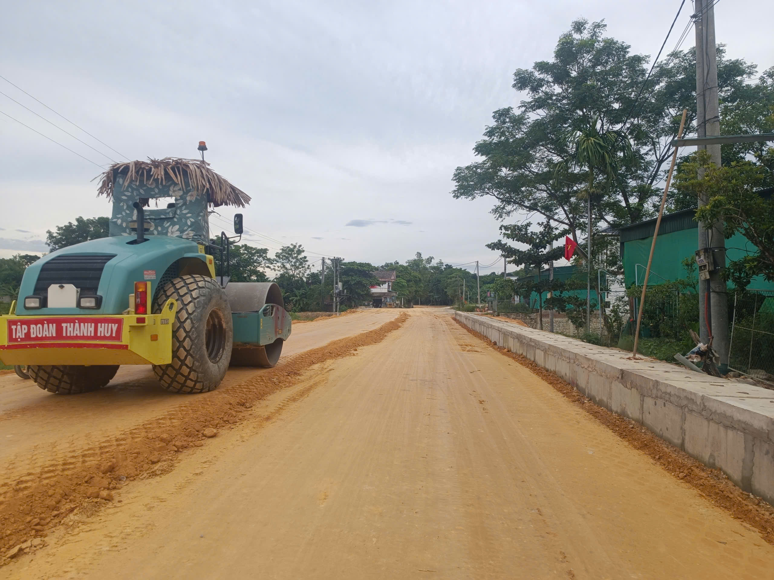 Vướng mặt bằng, máy móc phải nằm chờ ở các công trình trọng điểm Hà Tĩnh- Ảnh 3.
