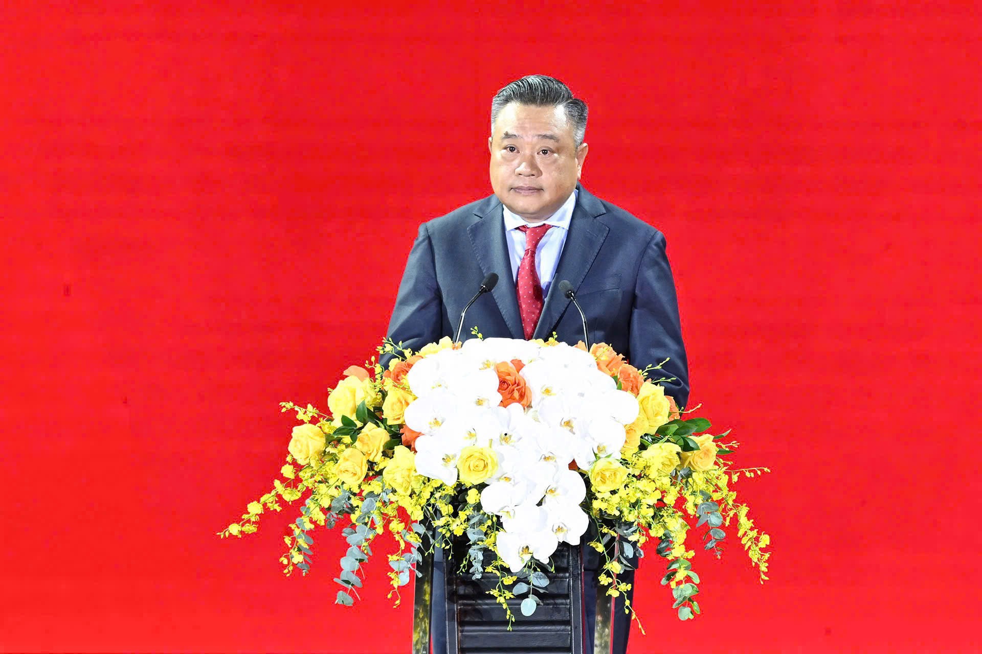 Hà Nội tái hiện hào khí mùa Thu lịch sử 1945 trong đêm nghệ thuật đặc biệt- Ảnh 2.