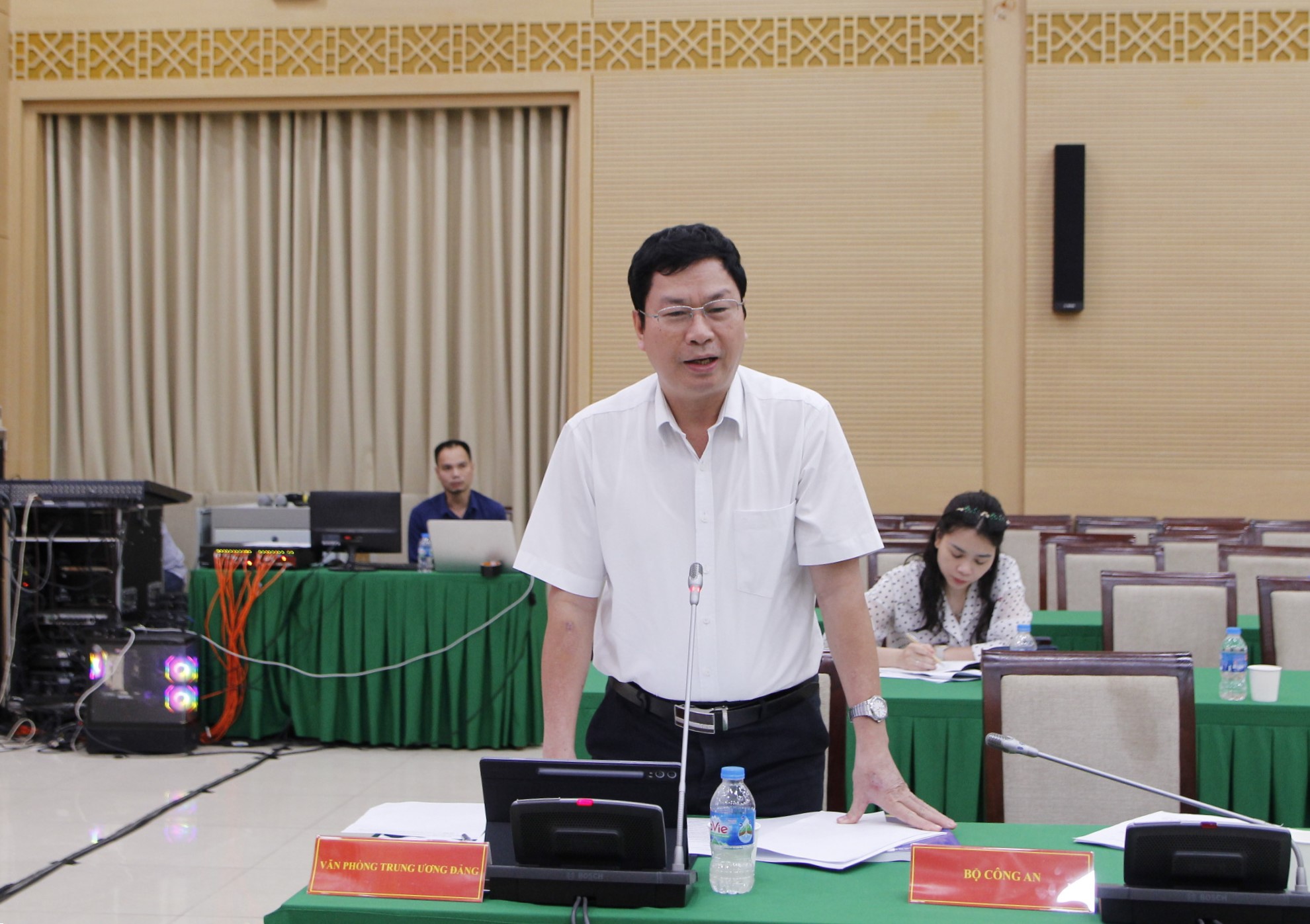 Đại diện Văn phòng Trung ương Đảng phát biểu tại Hội thảo.