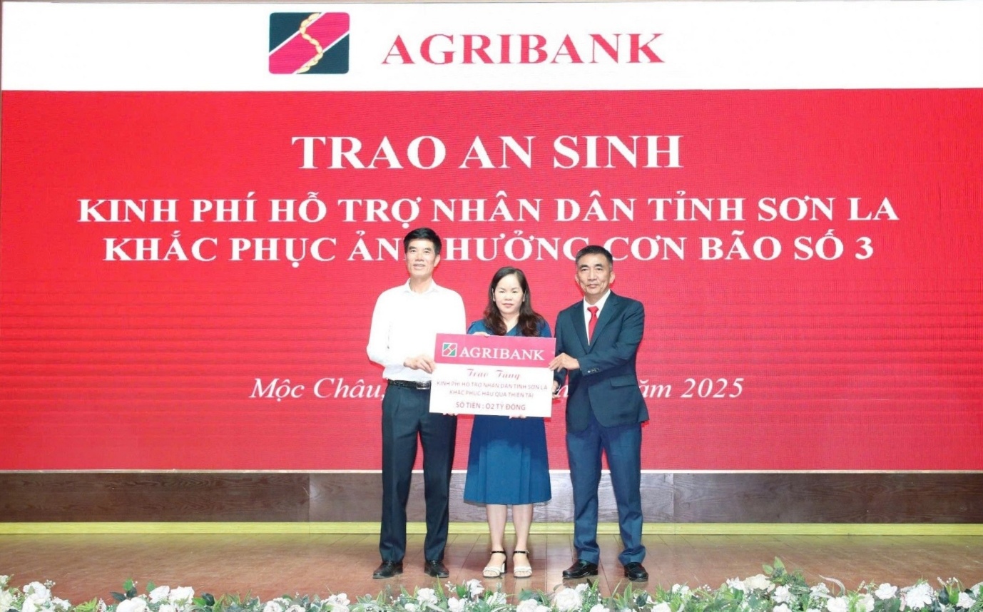 Agribank chung tay khắc phục thiệt hại do bão Wipha- Ảnh 2. Agribank chung tay khắc phục thiệt hại do bão Wipha- Ảnh 2.