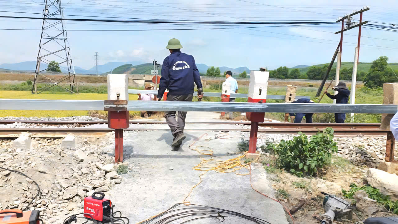 Quảng Ngãi: Đóng lối đi qua đường sắt từng xảy ra nhiều vụ tai nạn chết người- Ảnh 6.
