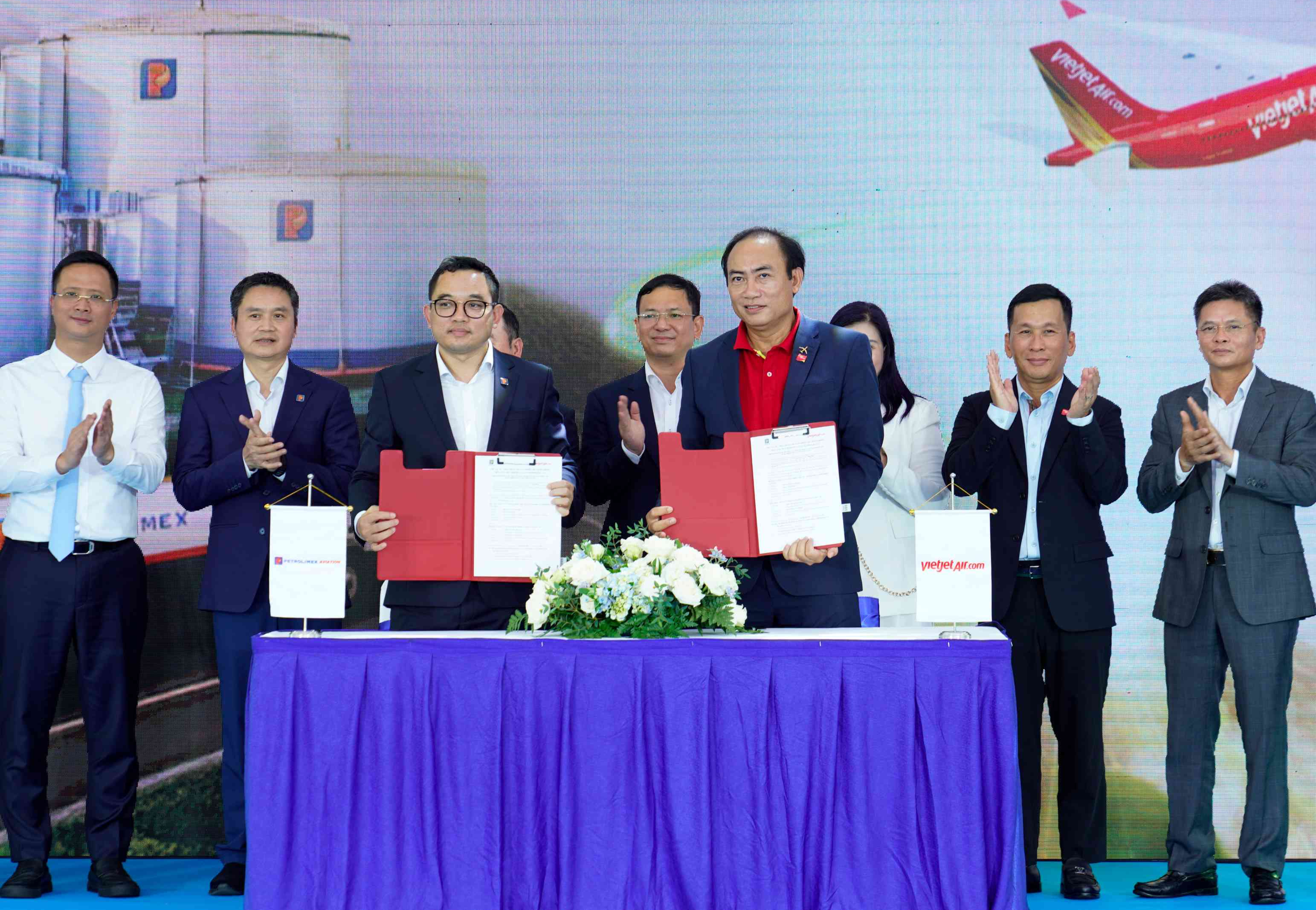 Vietjet bước vào kỷ nguyên xanh với những chuyến bay thương mại bằng nhiên liệu SAF- Ảnh 1.