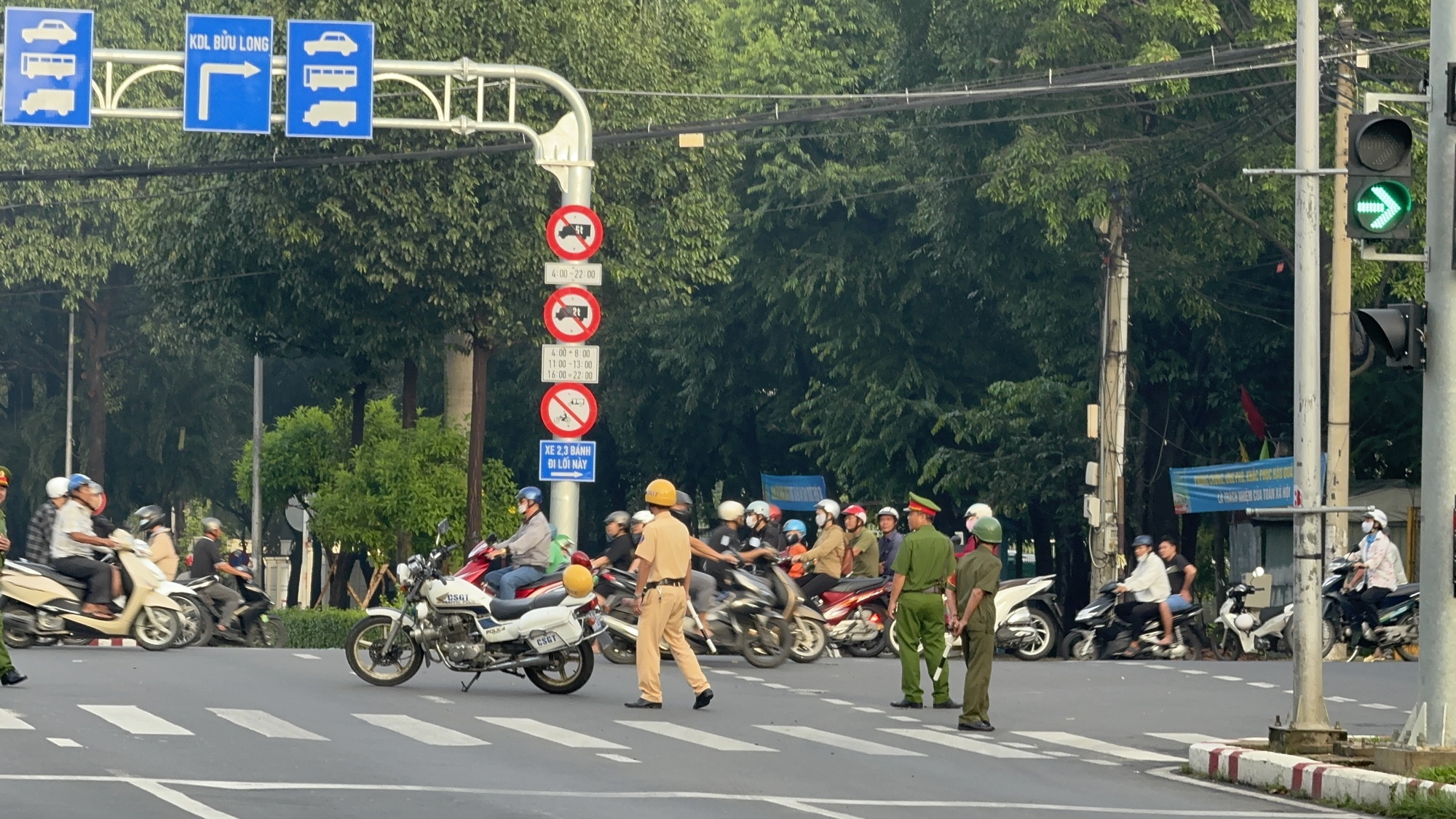 Rực rỡ sắc đỏ sao vàng với 5.000 người trong ngày hội “Cùng Việt Nam tiến bước” ở Đồng Nai- Ảnh 5.