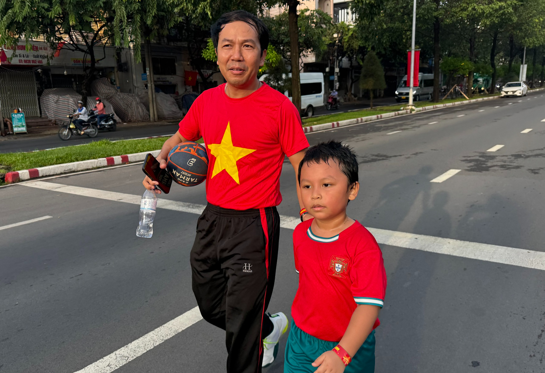 Rực rỡ sắc đỏ sao vàng với 5.000 người trong ngày hội “Cùng Việt Nam tiến bước” ở Đồng Nai- Ảnh 9.