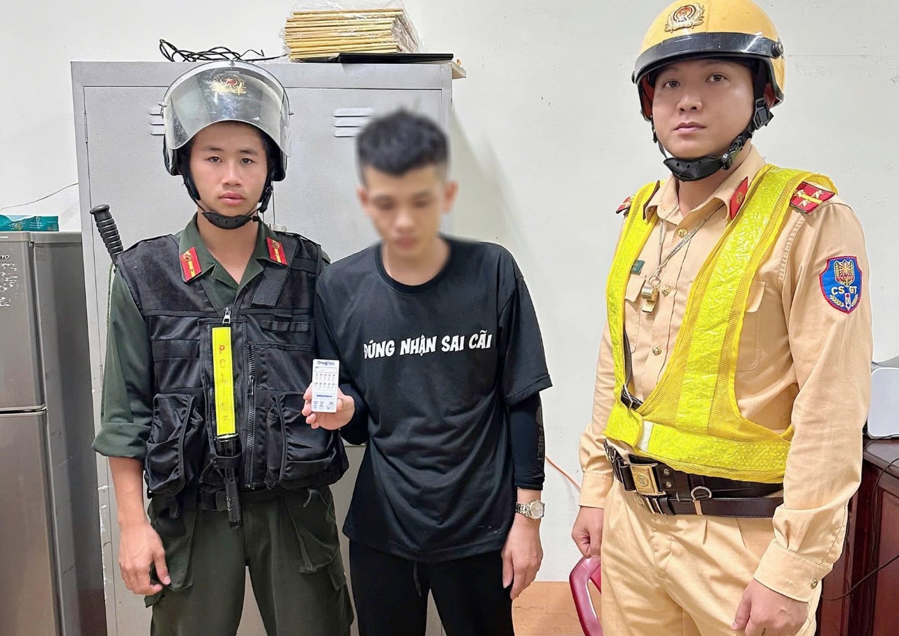 Đồng Nai: Tài xế lái ô tô chạy quá tốc độ bị phát hiện dương tính với ma túy- Ảnh 2.