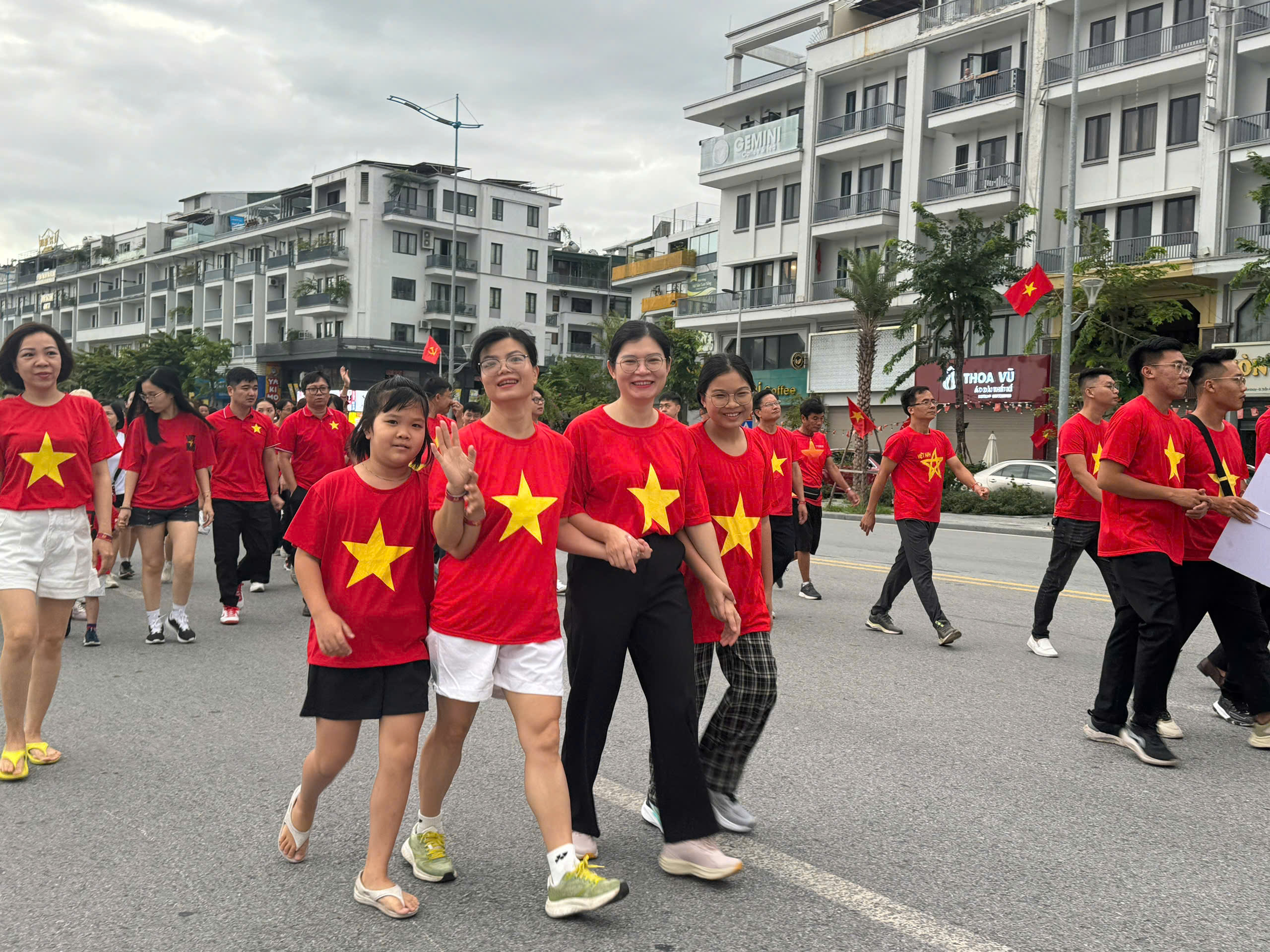 Quảng Ninh: Gần 30.000 người tham gia hoạt động "Cùng Việt Nam tiến bước"- Ảnh 9.