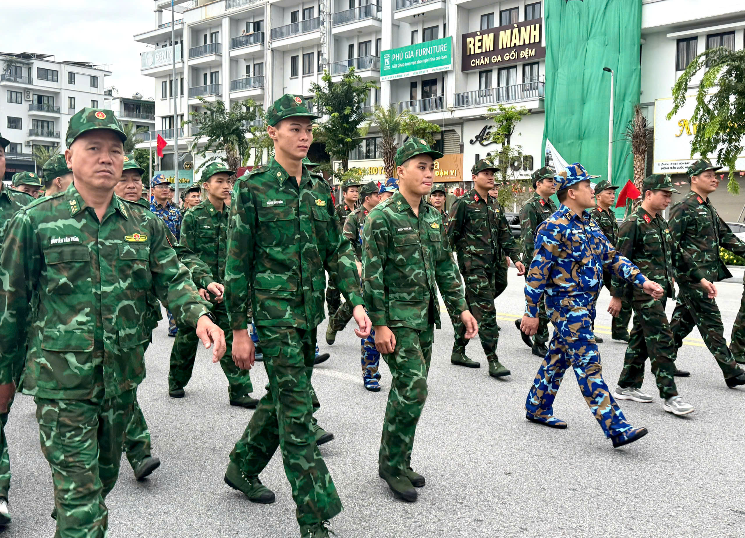 Quảng Ninh: Gần 30.000 người tham gia hoạt động "Cùng Việt Nam tiến bước"- Ảnh 4.