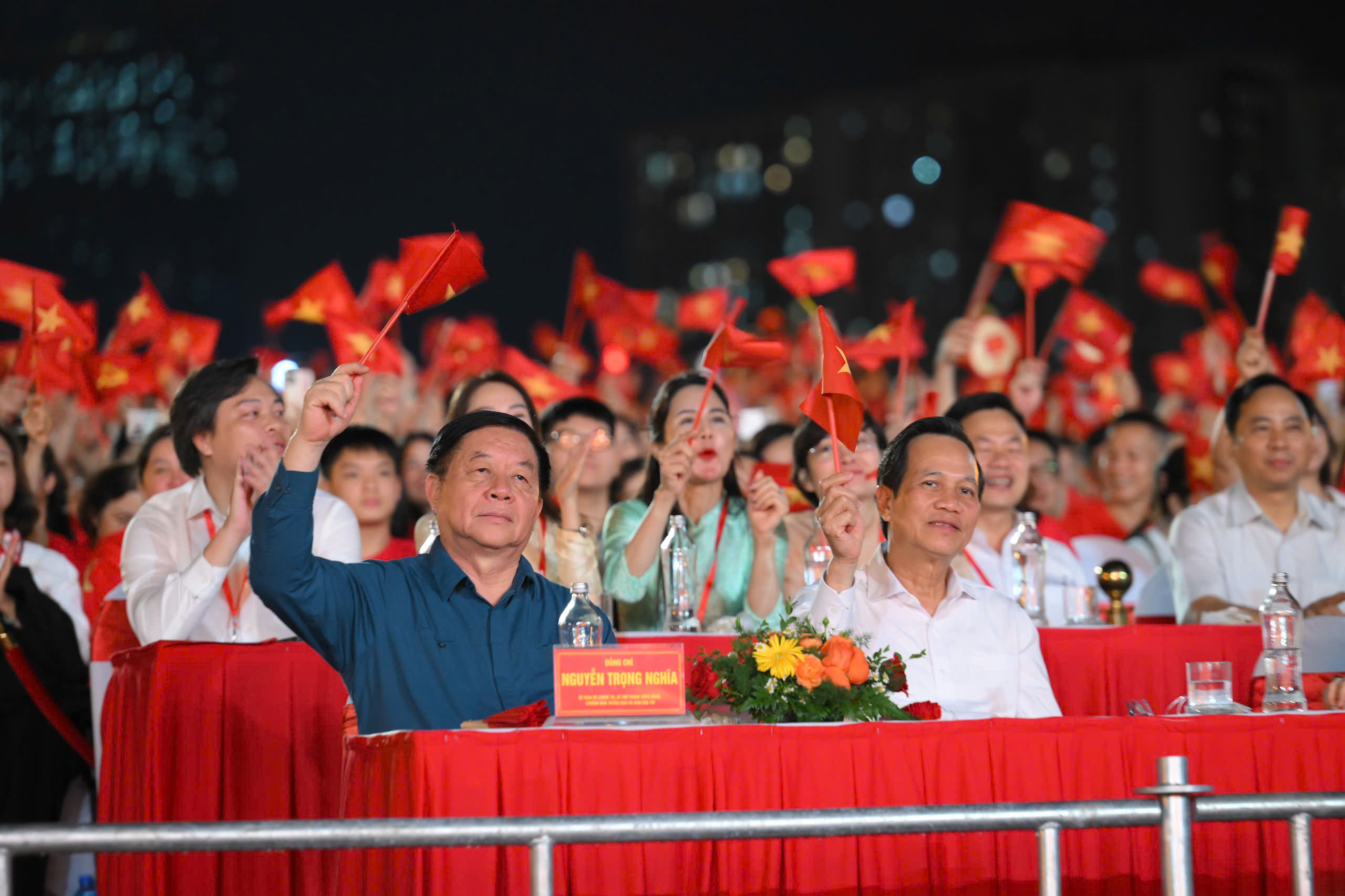 "Tự hào là người Việt Nam": Bản giao hưởng của quá khứ, hiện tại và khát vọng tương lai- Ảnh 1. "Tự hào là người Việt Nam": Bản giao hưởng của quá khứ, hiện tại và khát vọng tương lai- Ảnh 1.