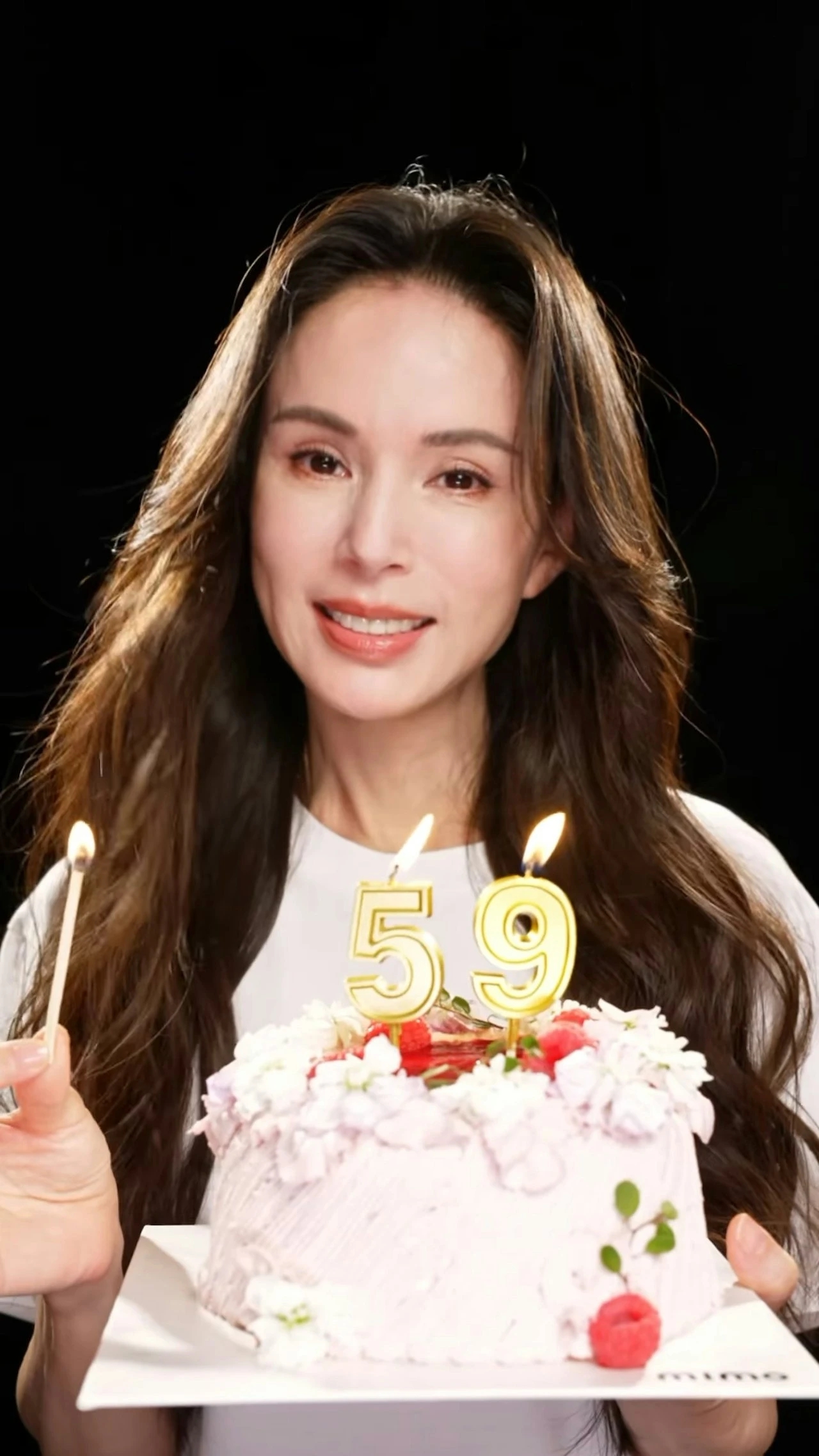 Lý Nhược Đồng từng bị hải quan chặn lại vì nghi ngờ sử dụng hộ chiếu giả- Ảnh 2. Lý Nhược Đồng từng bị hải quan chặn lại vì nghi ngờ sử dụng hộ chiếu giả- Ảnh 2.