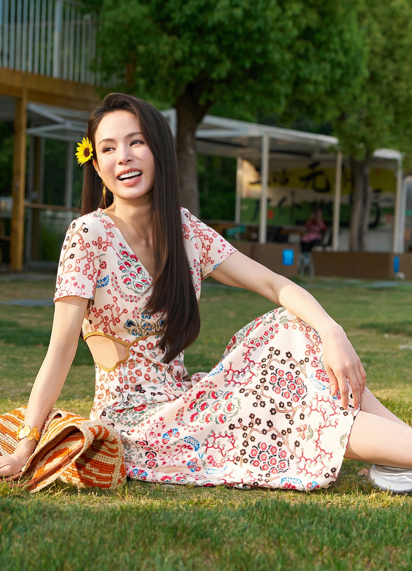 Lý Nhược Đồng từng bị hải quan chặn lại vì nghi ngờ sử dụng hộ chiếu giả- Ảnh 4. Lý Nhược Đồng từng bị hải quan chặn lại vì nghi ngờ sử dụng hộ chiếu giả- Ảnh 4.