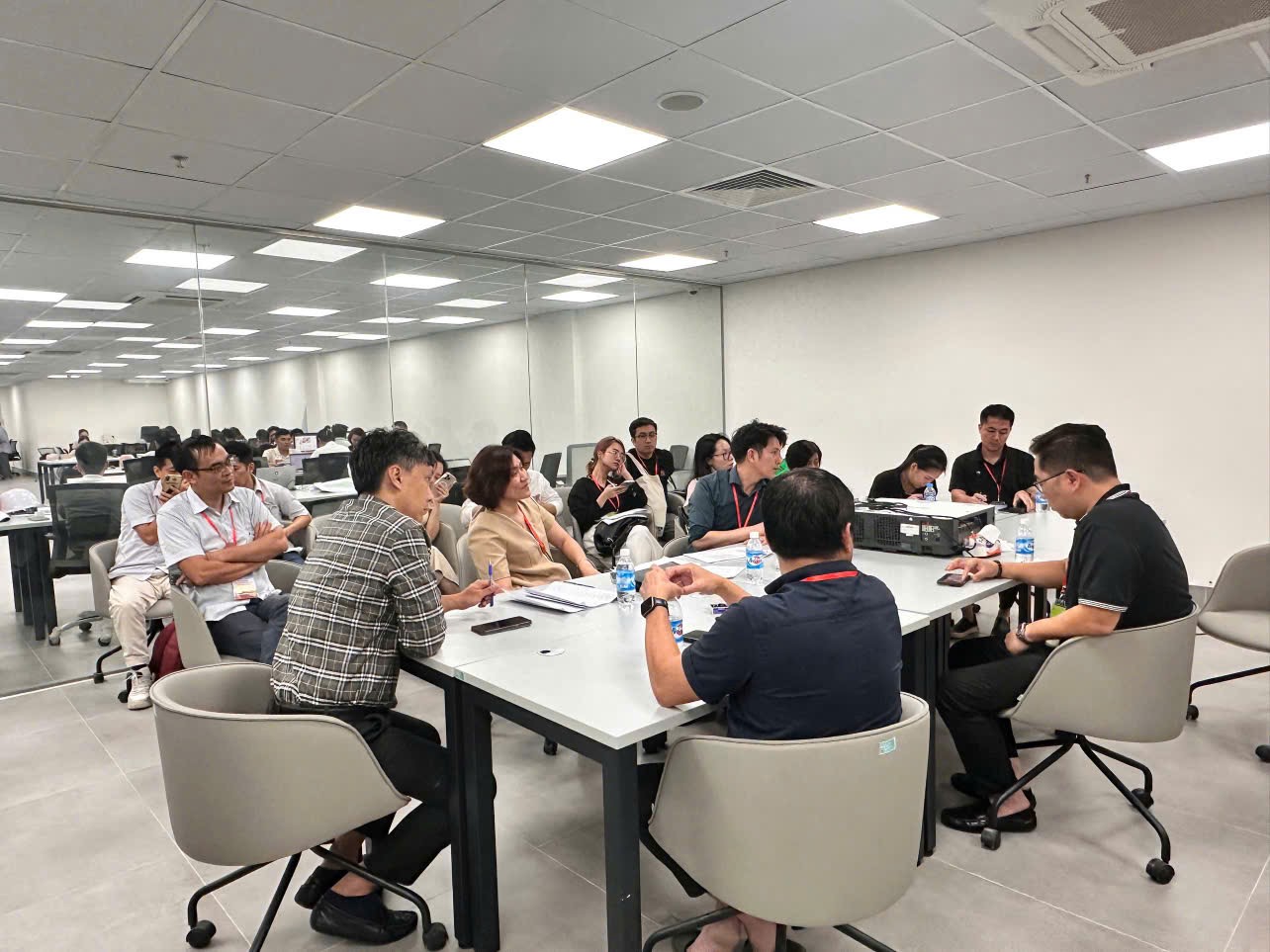 Gấp rút hoàn tất chuẩn bị lễ khởi công, khánh thành 250 dự án, công trình dịp 19/8- Ảnh 3. Gấp rút hoàn tất chuẩn bị lễ khởi công, khánh thành 250 dự án, công trình dịp 19/8- Ảnh 3.
