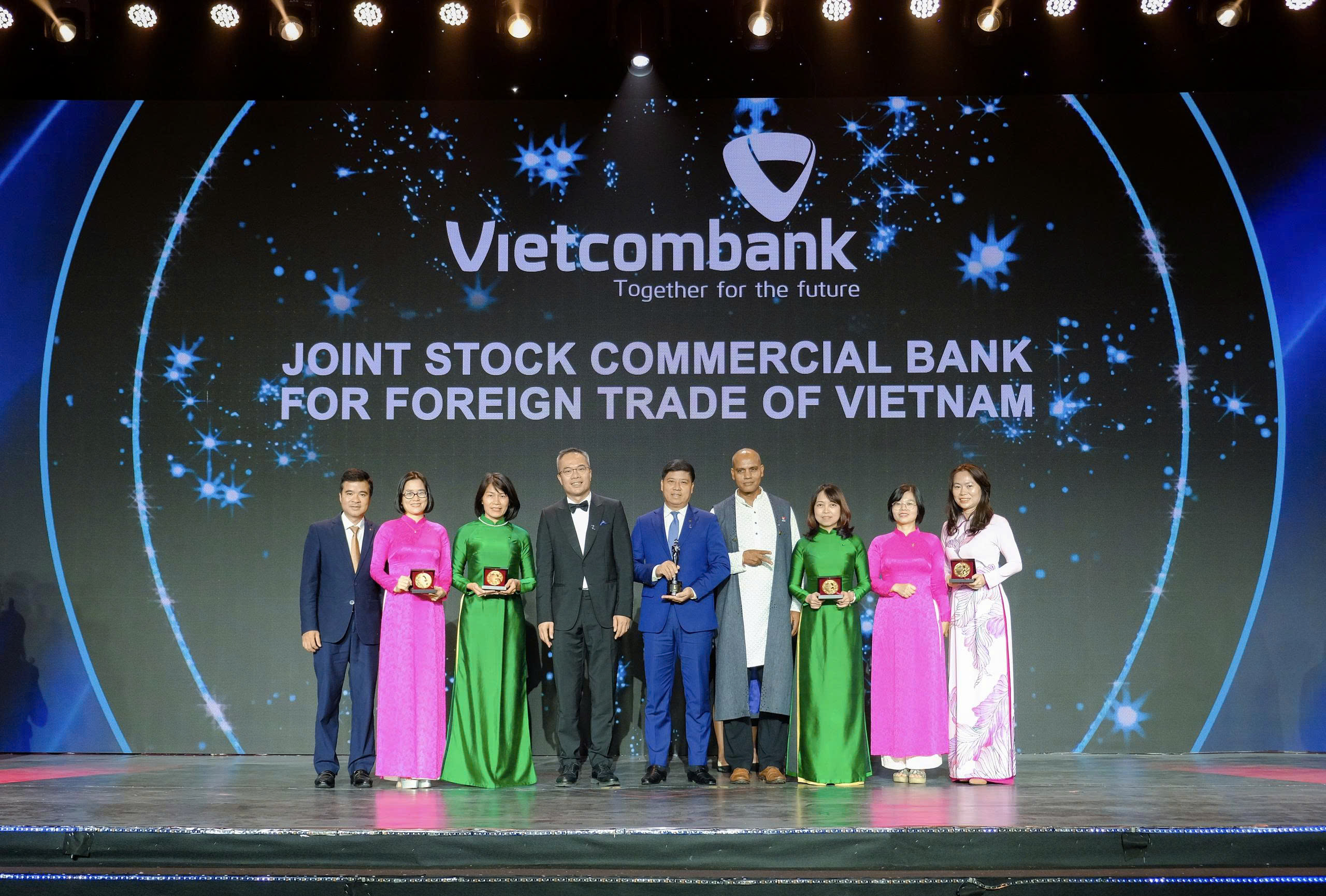 Vietcombank lên ngôi ở tất cả hạng mục giải thưởng "Nơi làm việc tốt nhất châu Á" năm 2025- Ảnh 3.