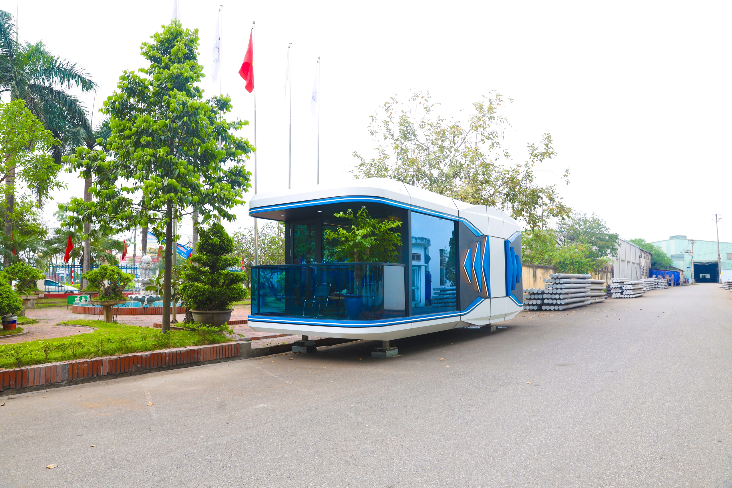 Bữa cơm Công đoàn - Ấm áp sau cơn mưa, gắn kết trái tim người thợ- Ảnh 2.