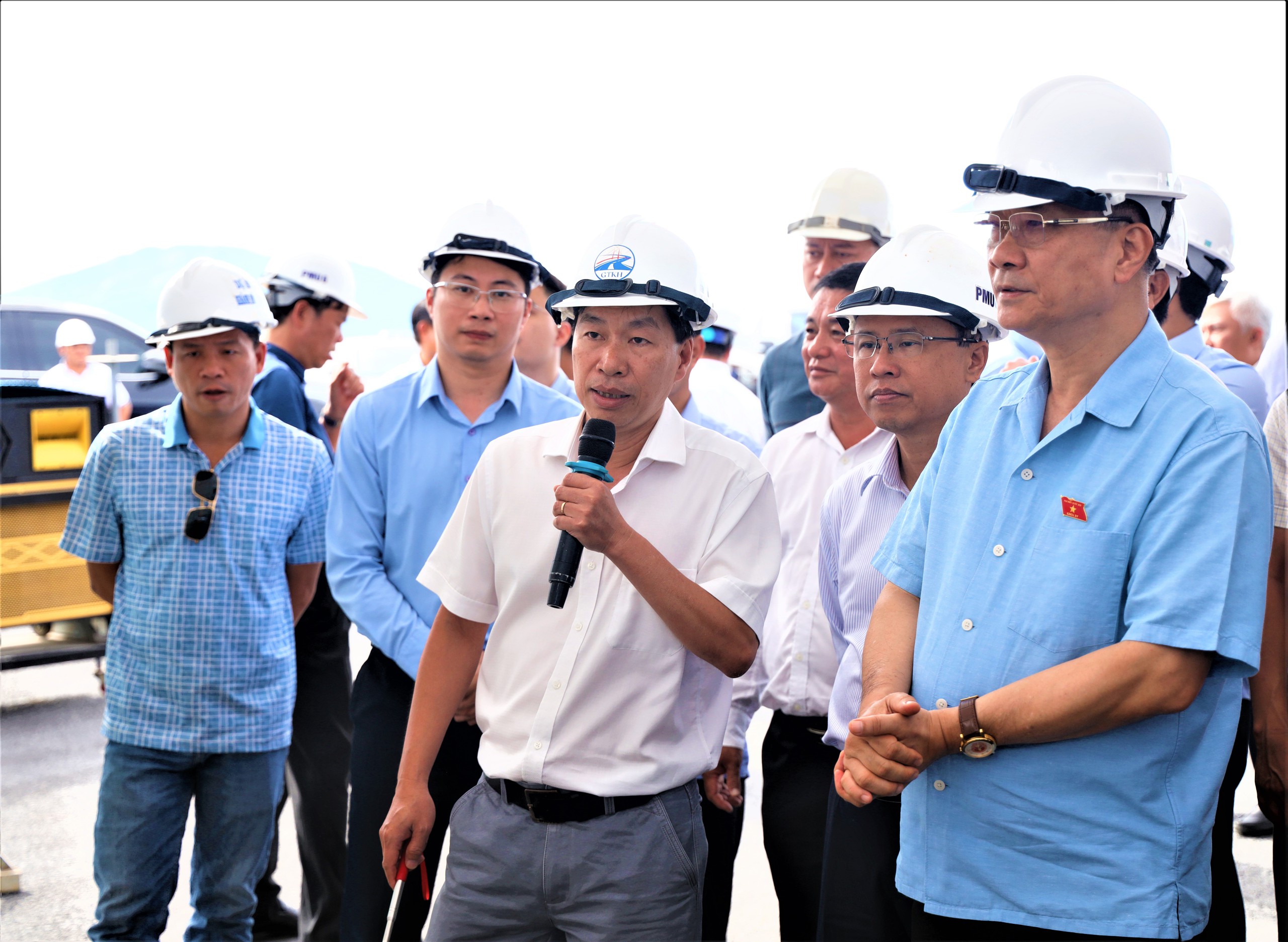 Phó chủ tịch Quốc hội kiểm tra các dự án cao tốc tại Khánh Hòa- Ảnh 1.