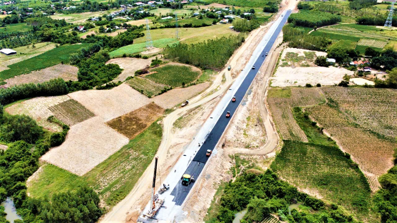 Phó chủ tịch Quốc hội kiểm tra các dự án cao tốc tại Khánh Hòa- Ảnh 7.
