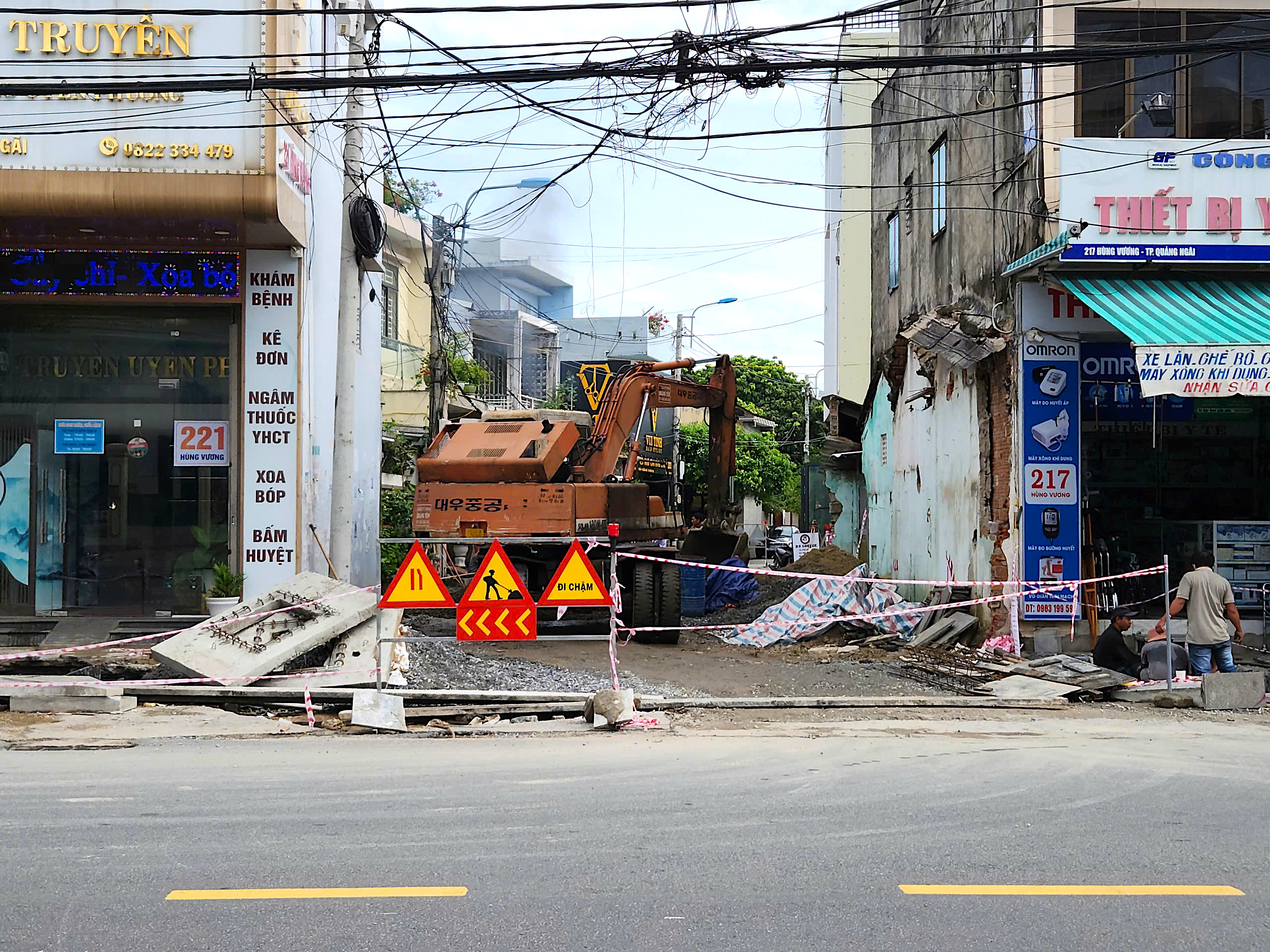 Xóa các điểm nghẽn giao thông “tắc” gần chục năm ở Quảng Ngãi- Ảnh 4. Xóa các điểm nghẽn giao thông “tắc” gần chục năm ở Quảng Ngãi- Ảnh 4.