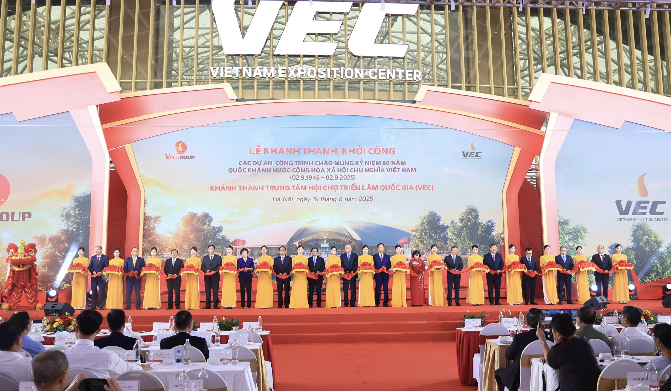 Nhìn lại chặng đường lịch sử 80 năm để tự tin làm tiếp những công trình thế kỷ- Ảnh 3. Nhìn lại chặng đường lịch sử 80 năm để tự tin làm tiếp những công trình thế kỷ- Ảnh 3.