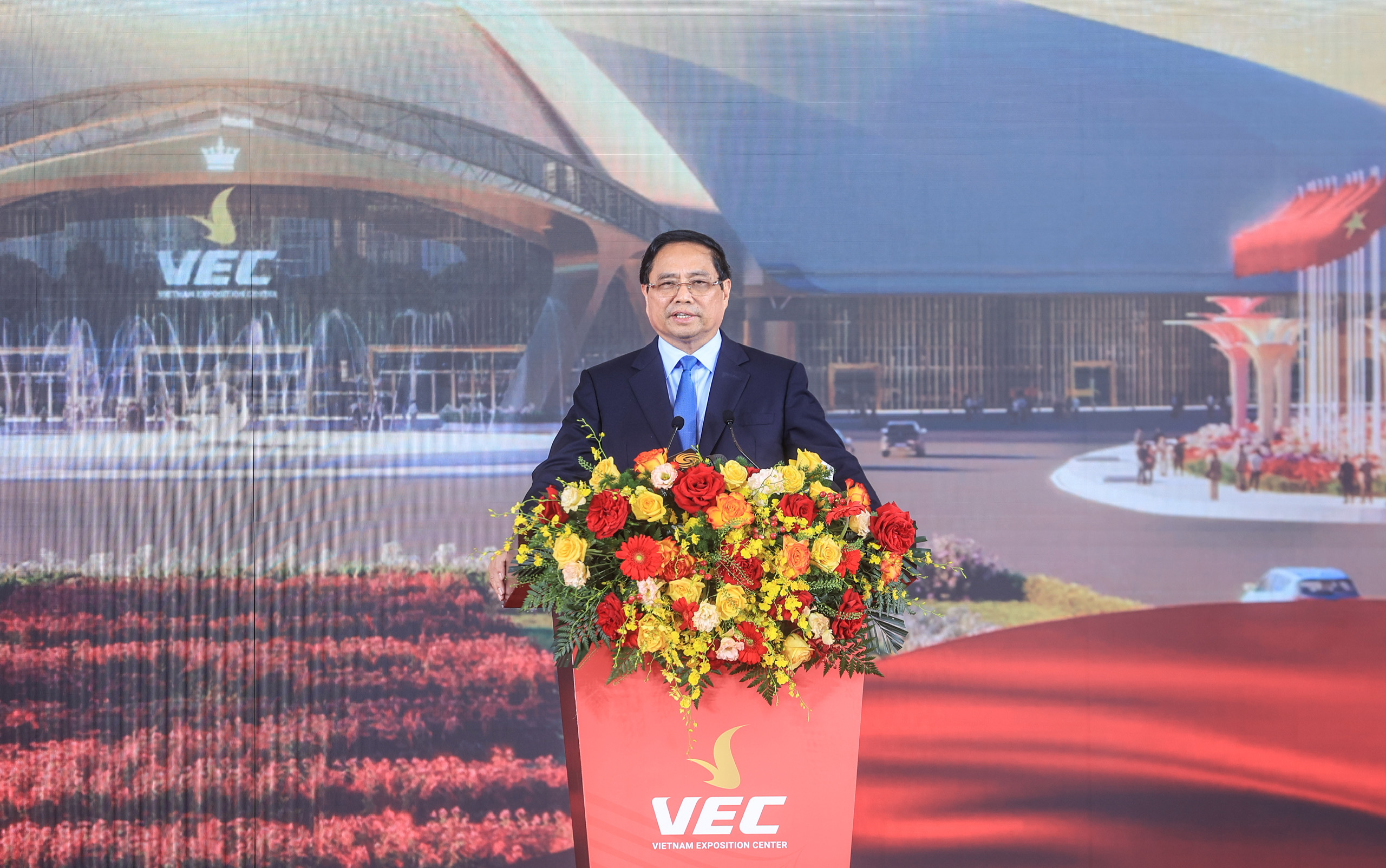 Nhìn lại chặng đường lịch sử 80 năm để tự tin làm tiếp những công trình thế kỷ- Ảnh 1. Nhìn lại chặng đường lịch sử 80 năm để tự tin làm tiếp những công trình thế kỷ- Ảnh 1.