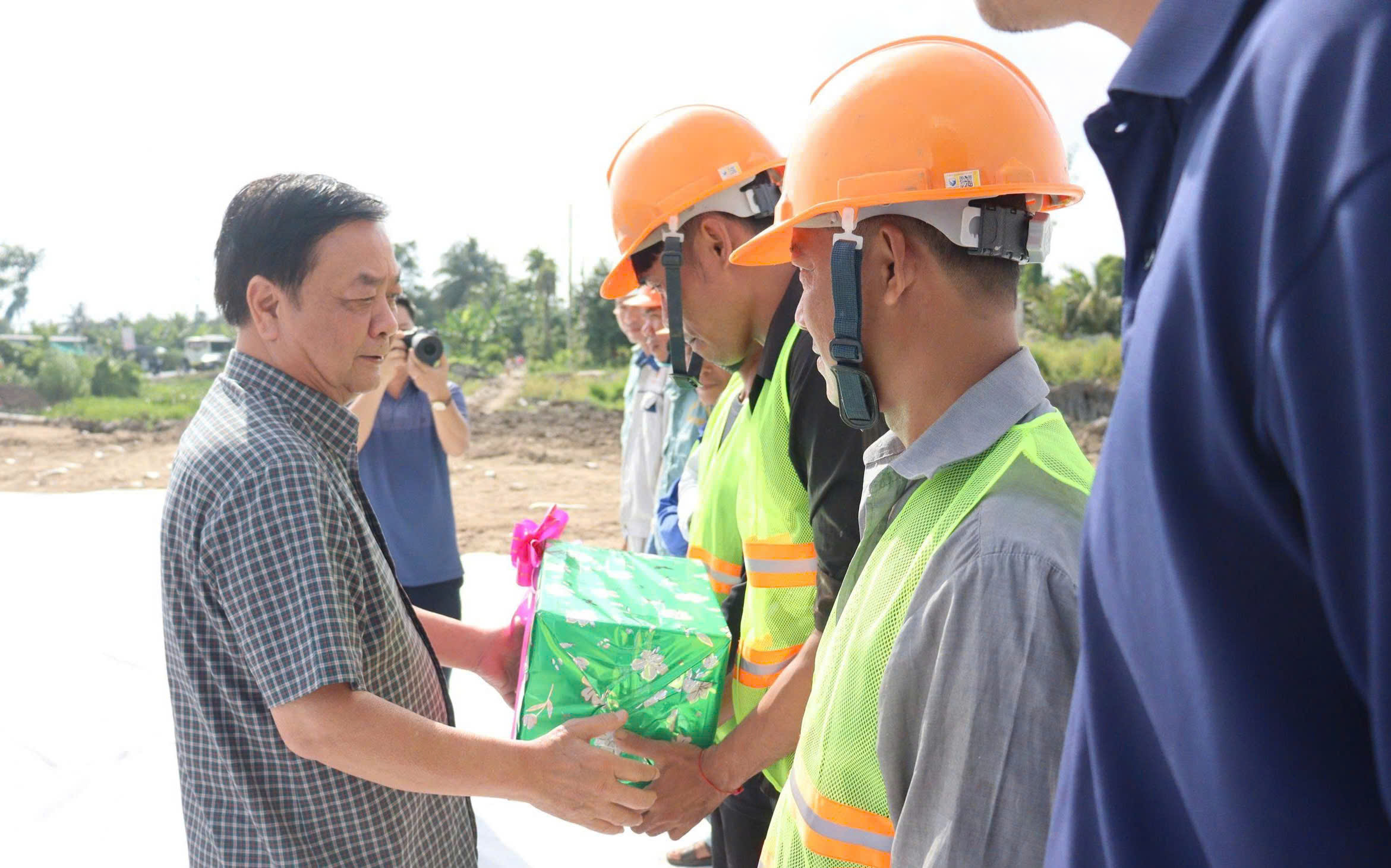 Đoàn công tác Quốc hội khảo sát thực địa dự án đường Hồ Chí Minh tại An Giang- Ảnh 3. Đoàn công tác Quốc hội khảo sát thực địa dự án đường Hồ Chí Minh tại An Giang- Ảnh 3.