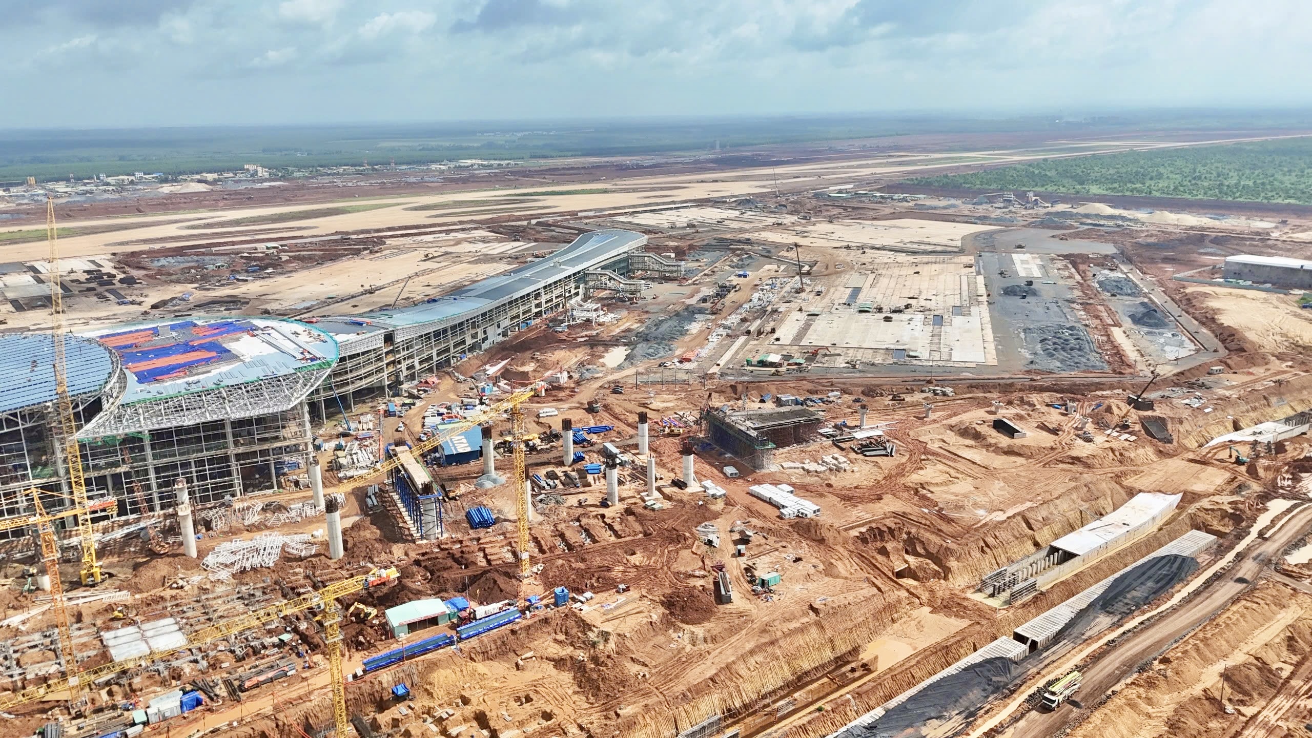 Thủ tướng Phạm Minh Chính thị sát đường cất hạ cánh, nhà ga sân bay Long Thành- Ảnh 11.
