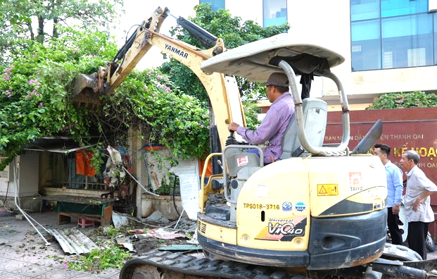 Xã, phường ở Hà Nội đồng loạt ra quân tổng vệ sinh môi trường, chỉnh trang đô thị- Ảnh 11. Xã, phường ở Hà Nội đồng loạt ra quân tổng vệ sinh môi trường, chỉnh trang đô thị- Ảnh 11.
