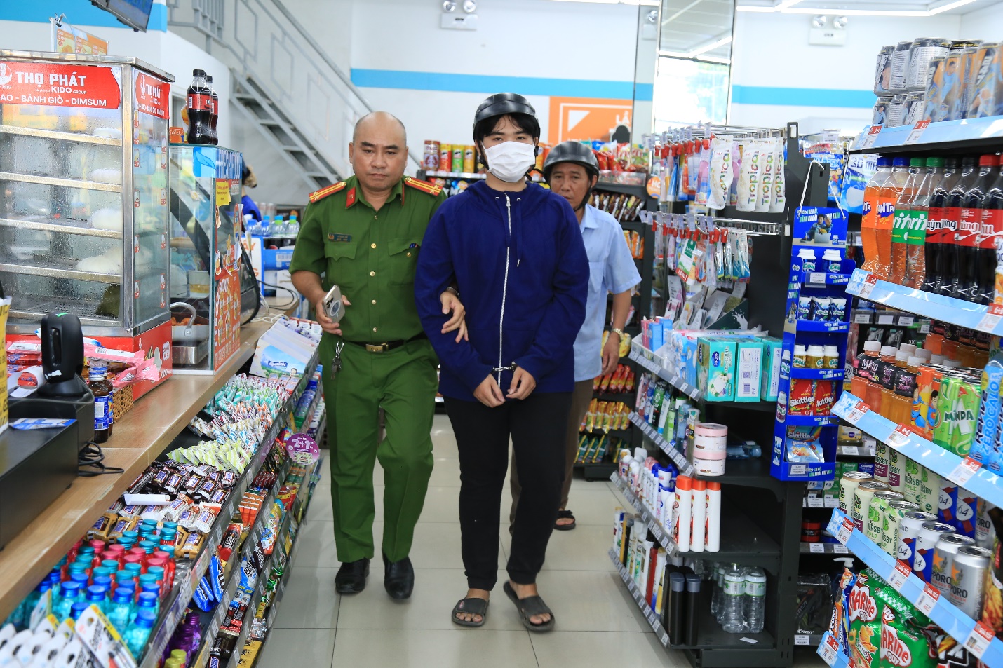 Chưa đầy 10 giờ, công an đã bắt gọn nghi phạm 3 vụ cướp táo tợn trong đêm ở Đồng Nai- Ảnh 2.