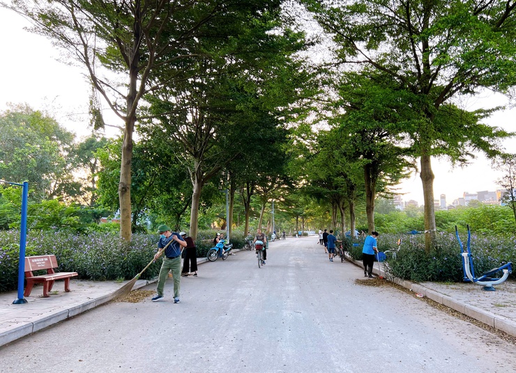 Xã, phường ở Hà Nội đồng loạt ra quân tổng vệ sinh môi trường, chỉnh trang đô thị- Ảnh 16. Xã, phường ở Hà Nội đồng loạt ra quân tổng vệ sinh môi trường, chỉnh trang đô thị- Ảnh 16.