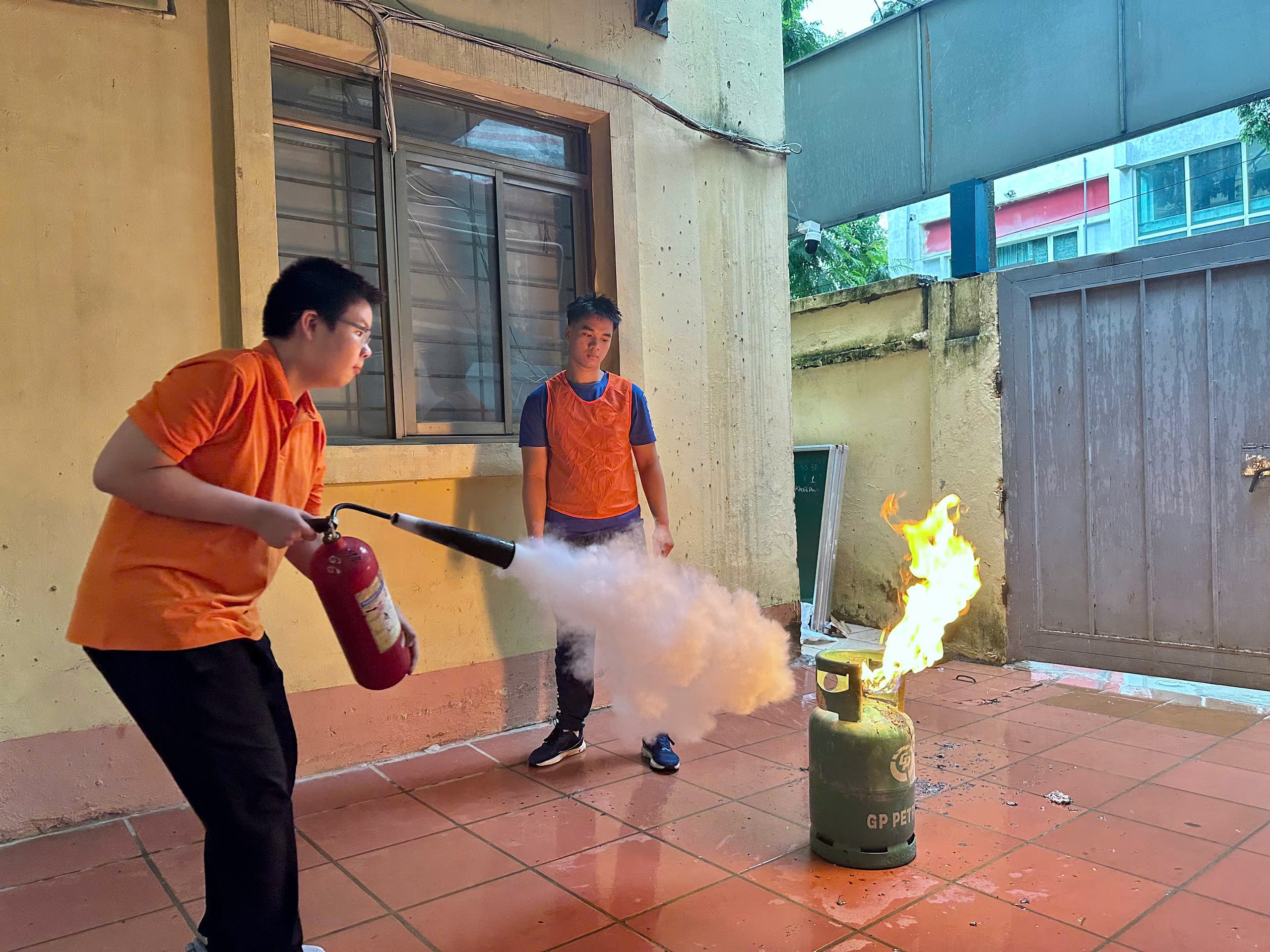 An toàn PCCC: Hà Nội chuẩn bị kỹ cho ngày học sinh tựu trường- Ảnh 2. An toàn PCCC: Hà Nội chuẩn bị kỹ cho ngày học sinh tựu trường- Ảnh 2.