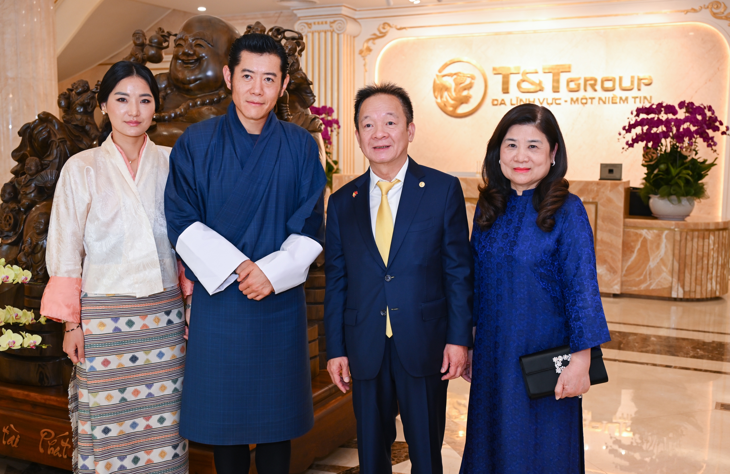 Quốc vương Bhutan và Hoàng hậu tới thăm Tập đoàn T&T Group- Ảnh 1. Quốc vương Bhutan và Hoàng hậu tới thăm Tập đoàn T&T Group- Ảnh 1.