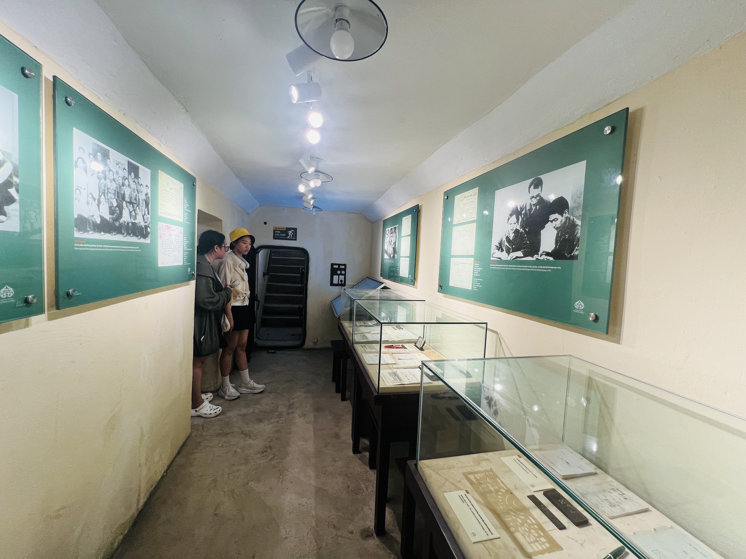 Khám phá hầm bí mật trong lòng Hoàng thành Thăng Long lần đầu mở cửa- Ảnh 8. Khám phá hầm bí mật trong lòng Hoàng thành Thăng Long lần đầu mở cửa- Ảnh 8.