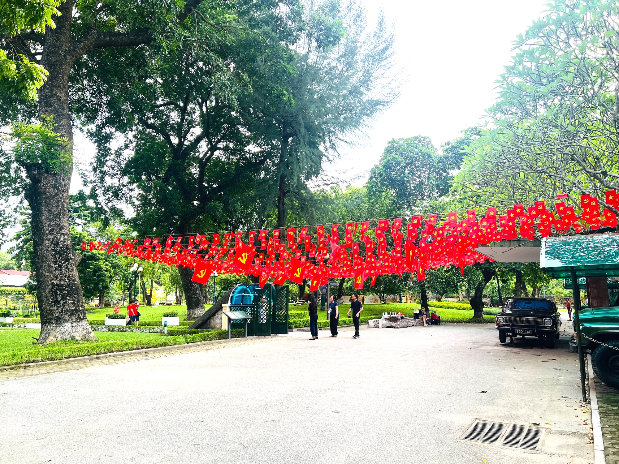 Khám phá hầm bí mật trong lòng Hoàng thành Thăng Long lần đầu mở cửa- Ảnh 1. Khám phá hầm bí mật trong lòng Hoàng thành Thăng Long lần đầu mở cửa- Ảnh 1.
