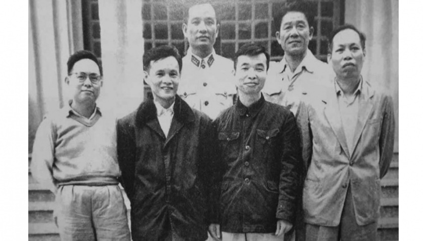 Căn nhà cổ trăm năm giữa lòng Hà Nội, nơi ra đời quyết định lịch sử- Ảnh 1. Căn nhà cổ trăm năm giữa lòng Hà Nội, nơi ra đời quyết định lịch sử- Ảnh 1.