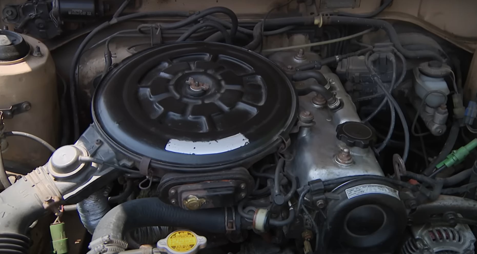 Cận cảnh chiếc xe Toyota bền bỉ nhất thế giới- Ảnh 3.