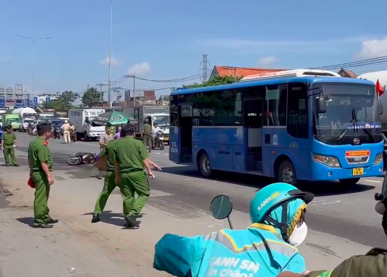 TP.HCM: Va chạm xe buýt, nữ sinh viên tử vong- Ảnh 1.