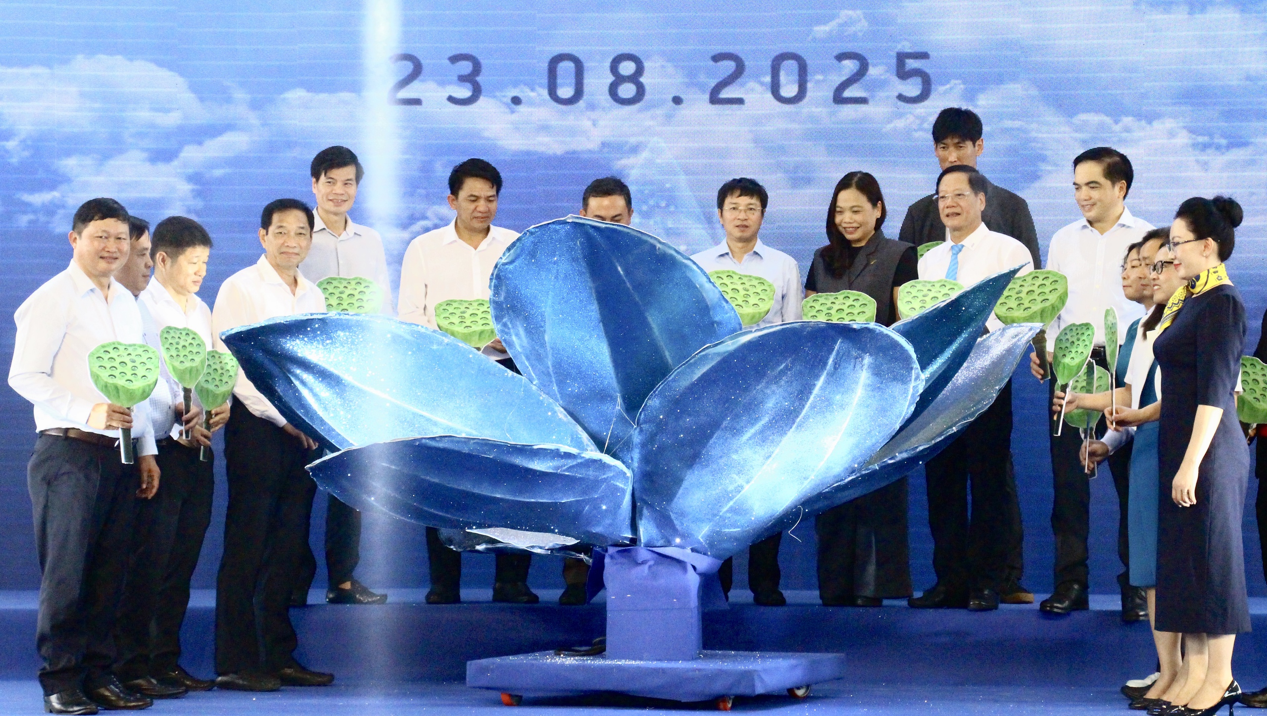 Hơn 10.000 ứng viên "săn vé" tìm cơ hội cất cánh sự nghiệp cùng siêu sân bay Long Thành- Ảnh 8. Hơn 10.000 ứng viên "săn vé" tìm cơ hội cất cánh sự nghiệp cùng siêu sân bay Long Thành- Ảnh 8.