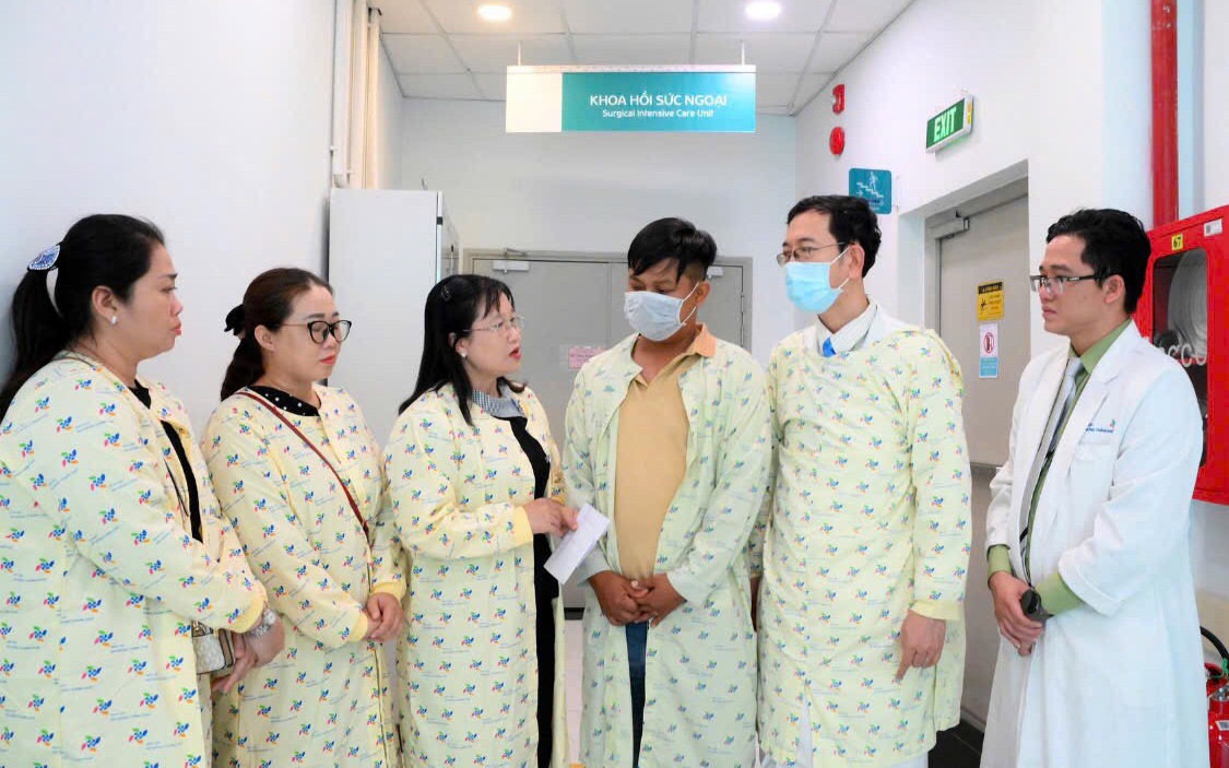 Hai chị em bị bỏng nặng do cha phóng hỏa: Đang được tích cực cứu chữa tại TP.HCM 