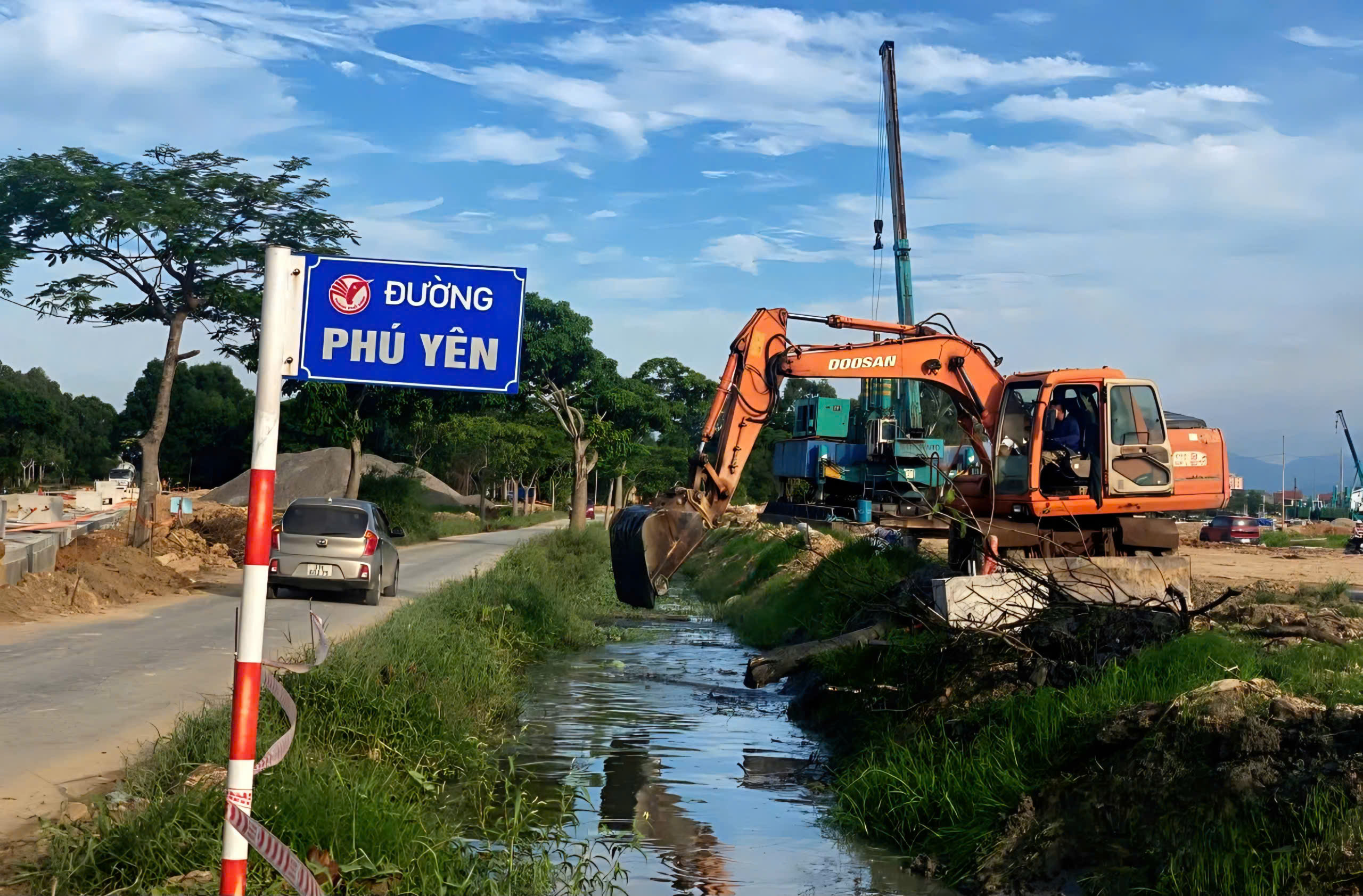 Nhiều địa phương ở miền Trung cấm biển trước khi bão số 5 đổ bộ- Ảnh 3. Nhiều địa phương ở miền Trung cấm biển trước khi bão số 5 đổ bộ- Ảnh 3.